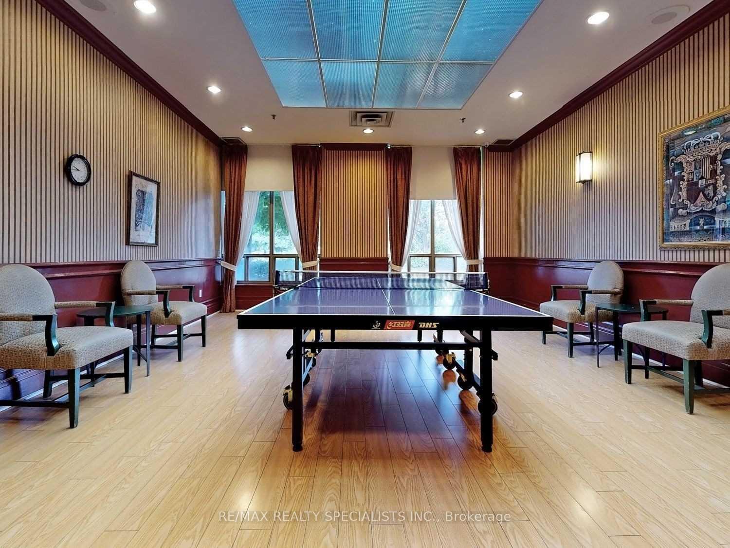 3 Bedrooms Condo at 168 Bonis, Toronto For sale