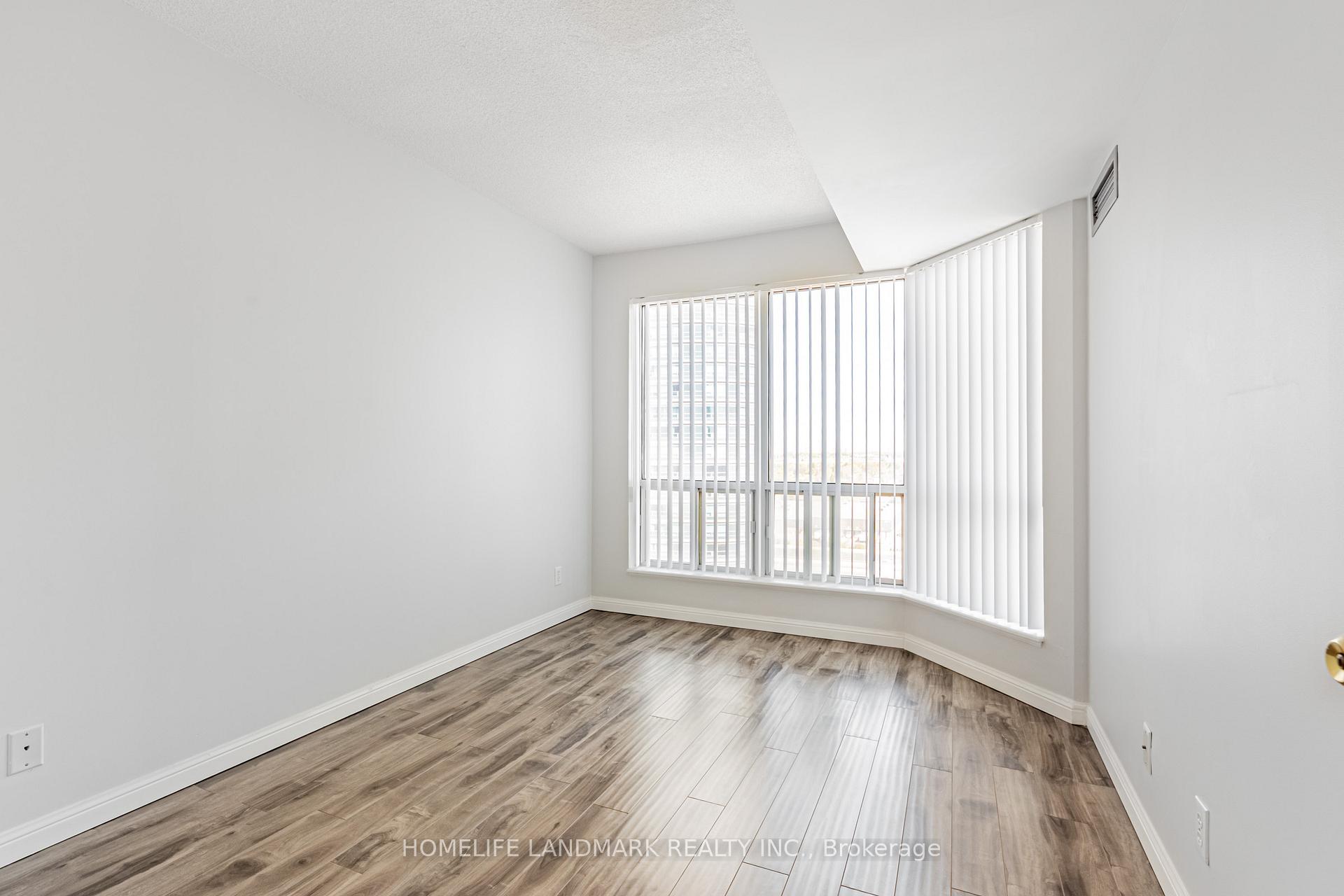 2 Bedrooms Condo at 1 Lee Centre, Toronto For sale