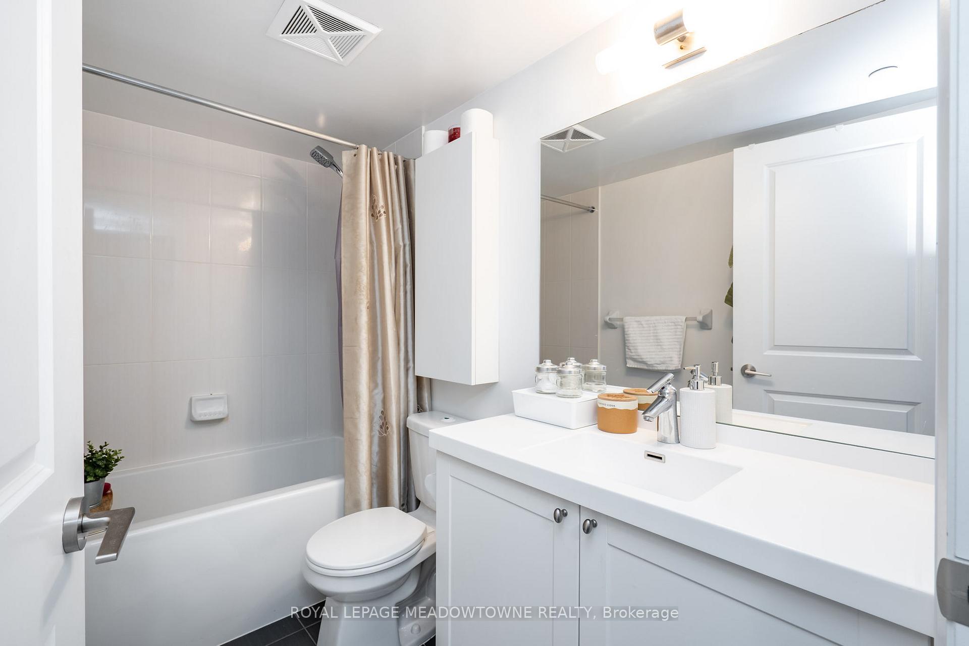 2 Bedrooms Condo at 2 Eva,  Toronto For sale
