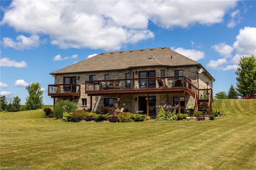 106 NEERHOF Lane Georgian Bluffs Ontario N4K 5N7