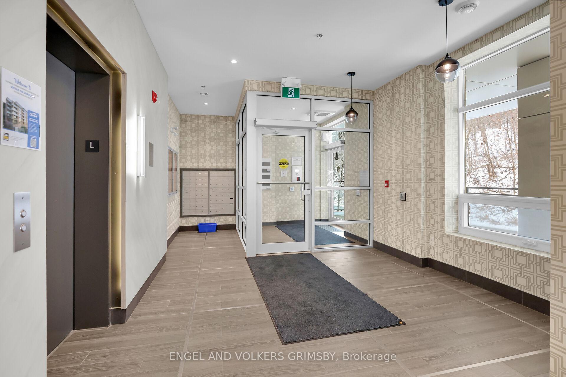 2 Bedrooms Condo at 479 Charlton,  Hamilton For sale