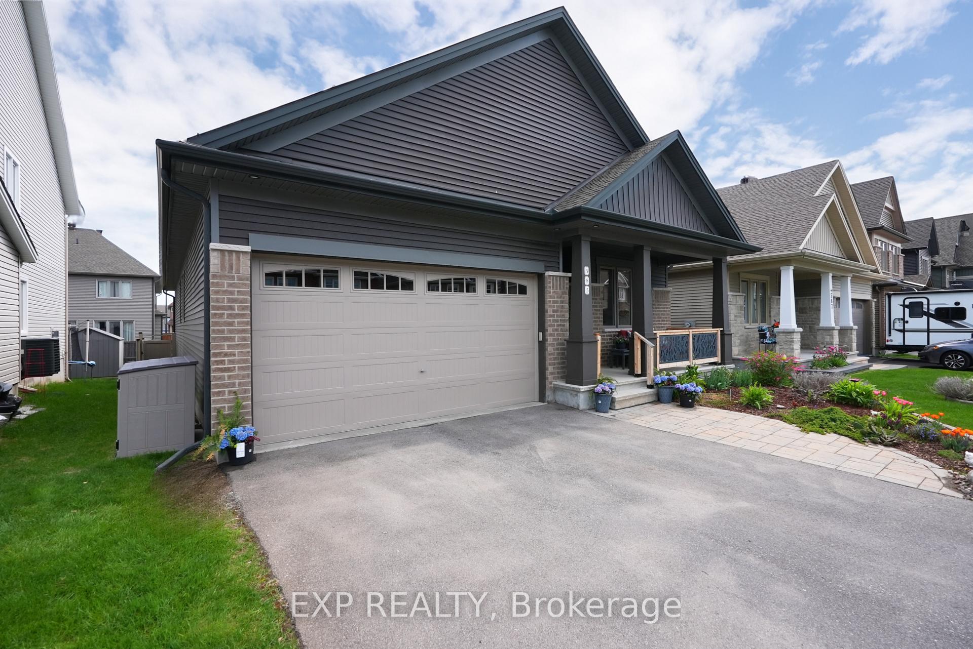585 Vivera Place, StittsvilleMunsterRichmond, ON K2S 2M8