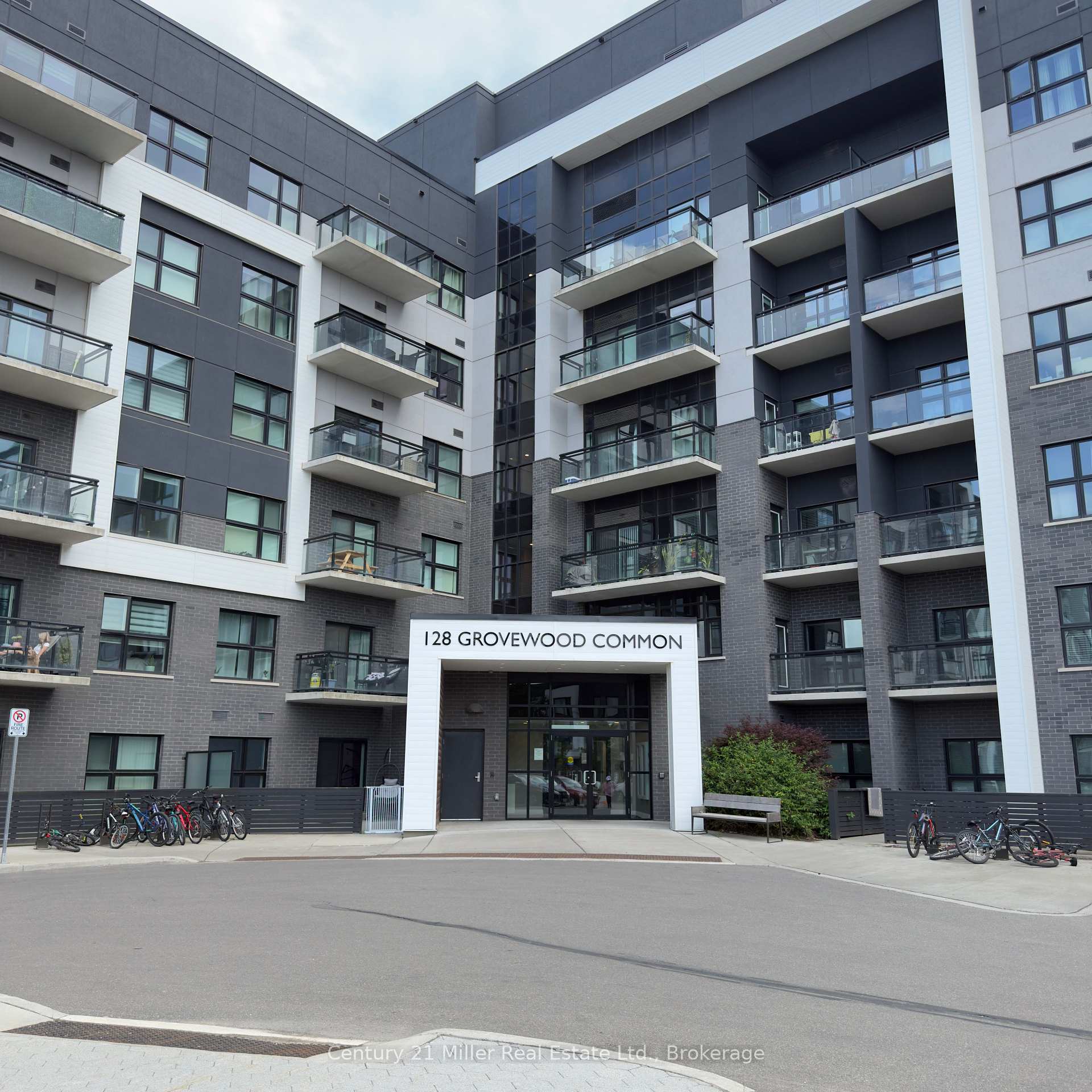 2 Bedrooms Condo at 128 Grovewood, Oakville For sale