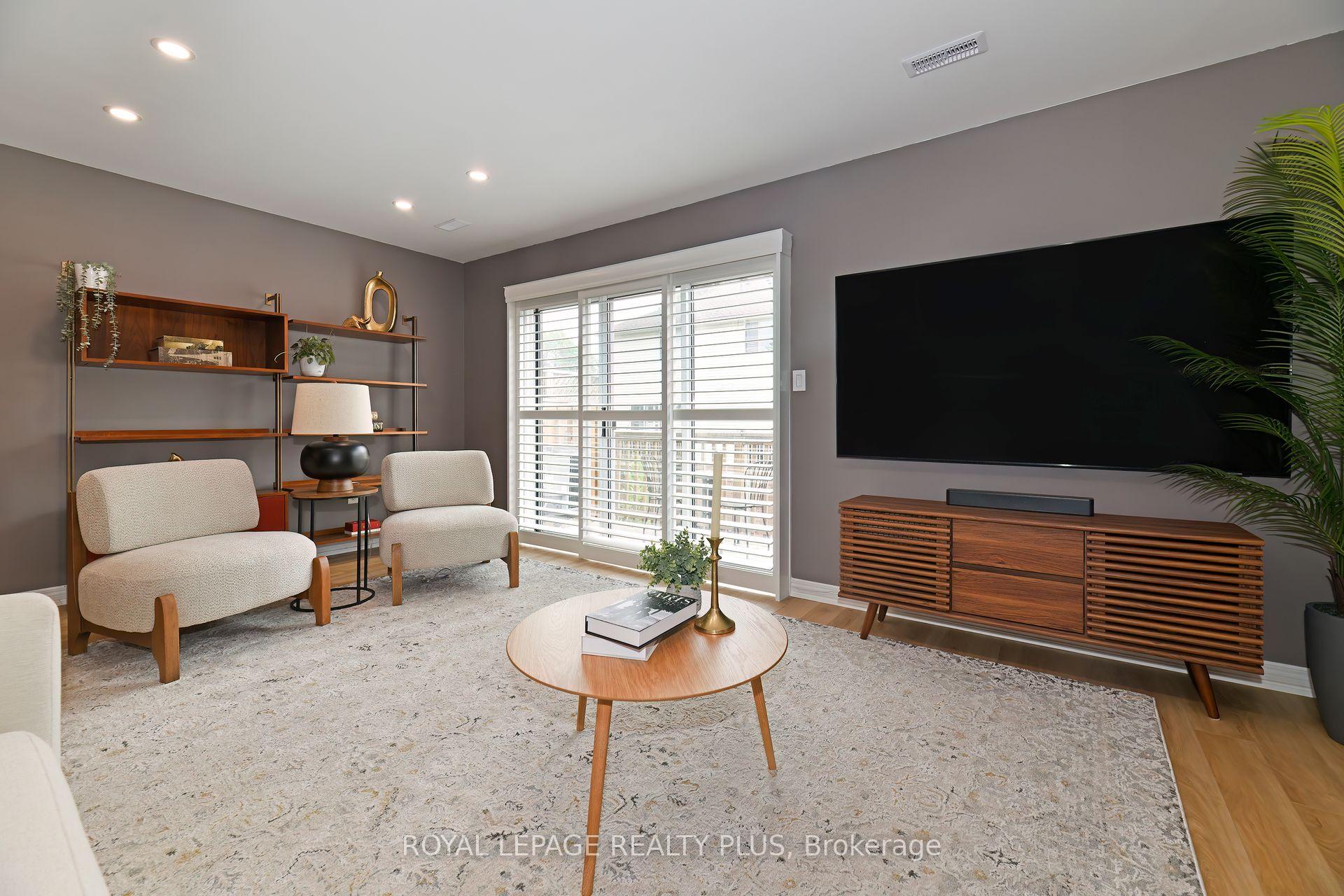 3 Bedrooms Condo at 4045 Upper Middle, Burlington For sale