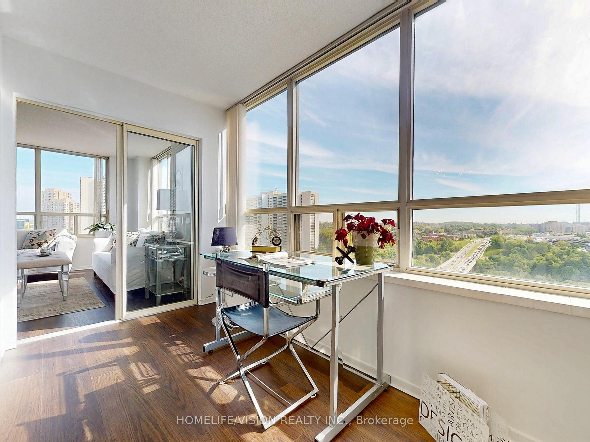 3 Bedrooms Condo at 205 Wynford, Toronto For sale