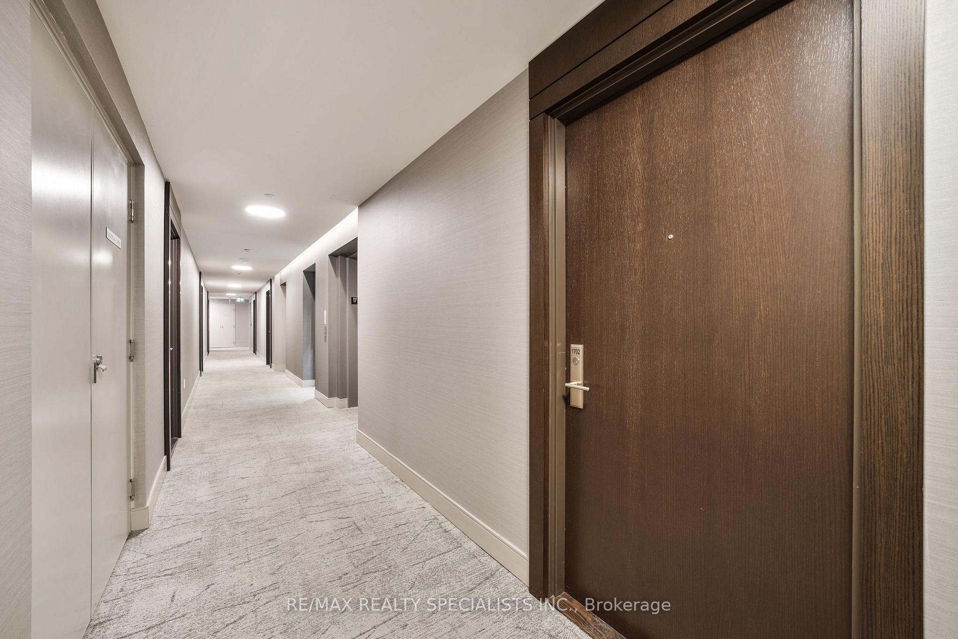 1 Bedroom Condo at 8 Nahani,  Mississauga For sale