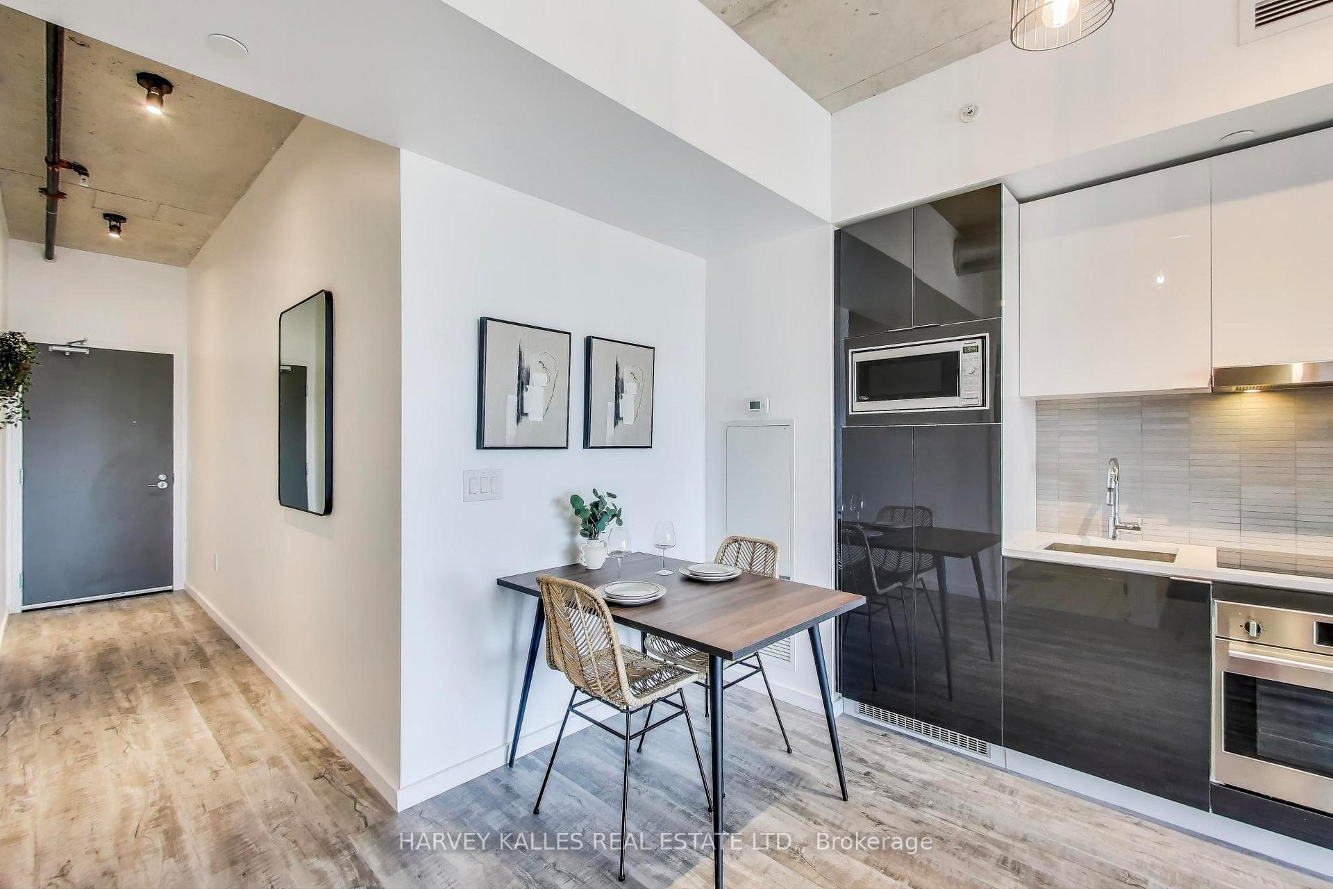 2 Bedrooms Condo at 170 Bayview,  Toronto For sale