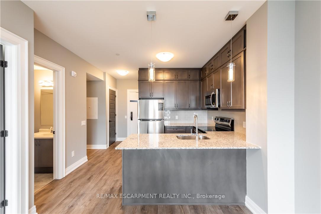 2 Bedrooms Condo at 50 KAITTING, Oakville For sale