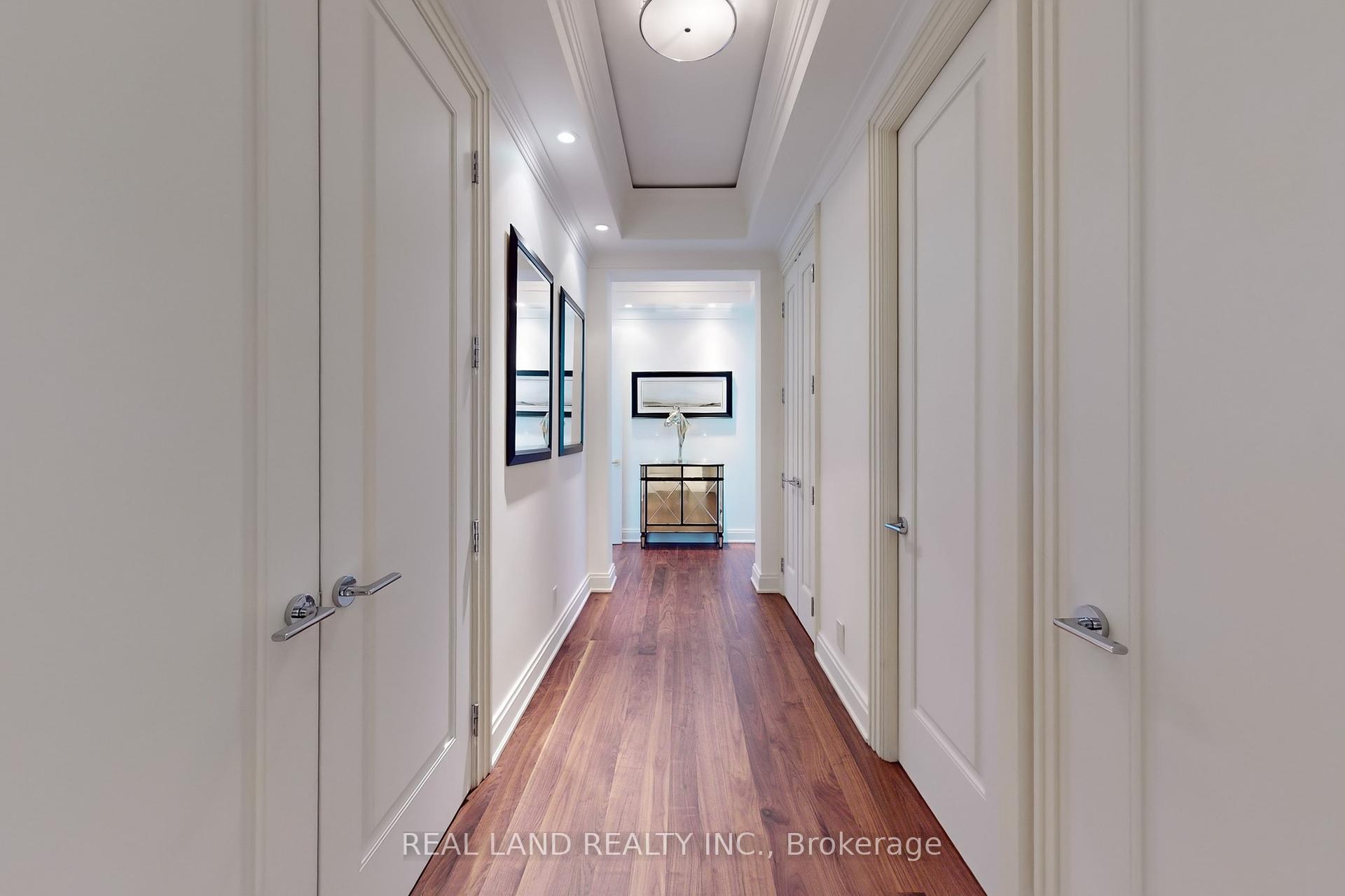 2 Bedrooms Condo at 206 Bloor, Toronto For sale