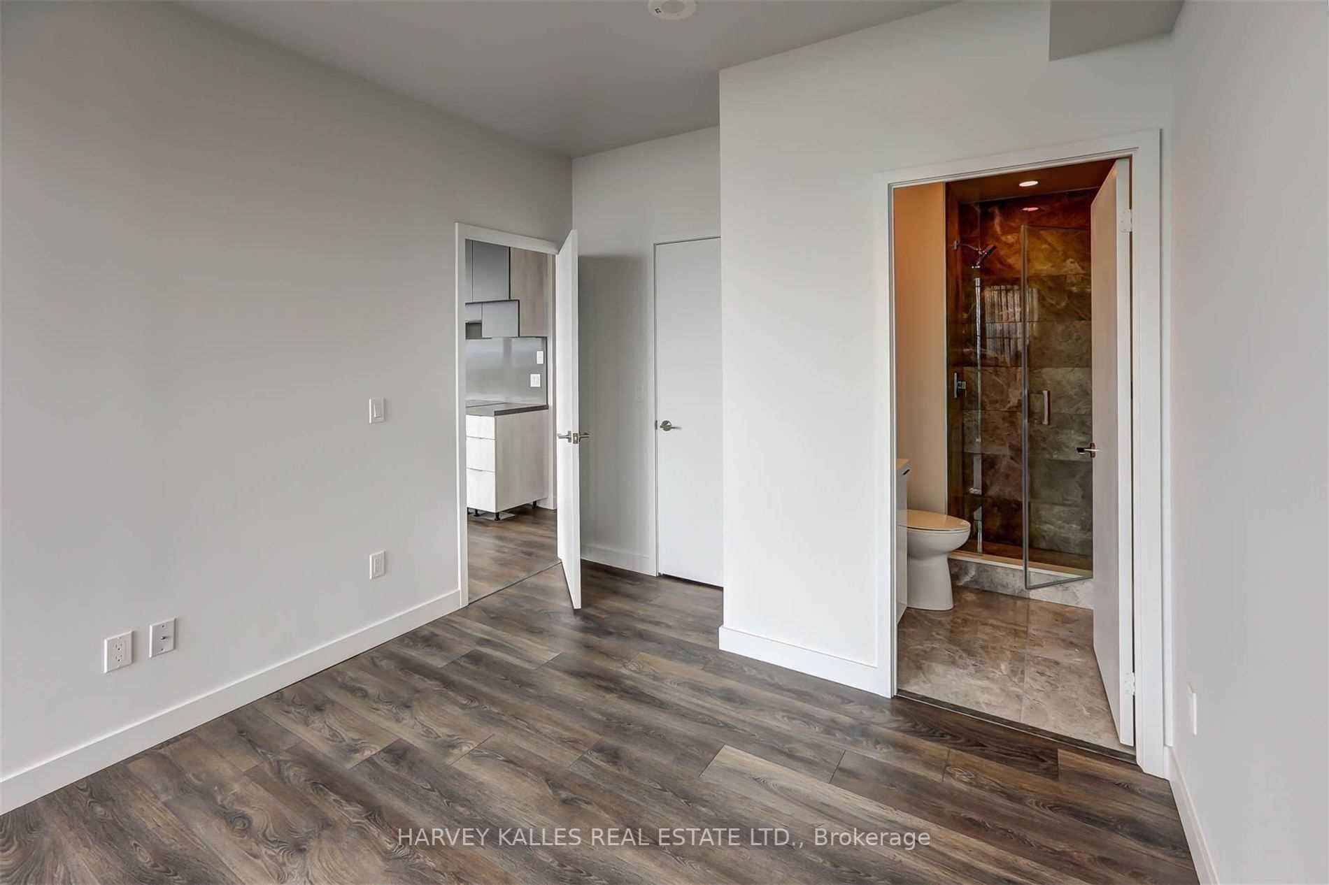 8 Eglinton Avenue E 5202