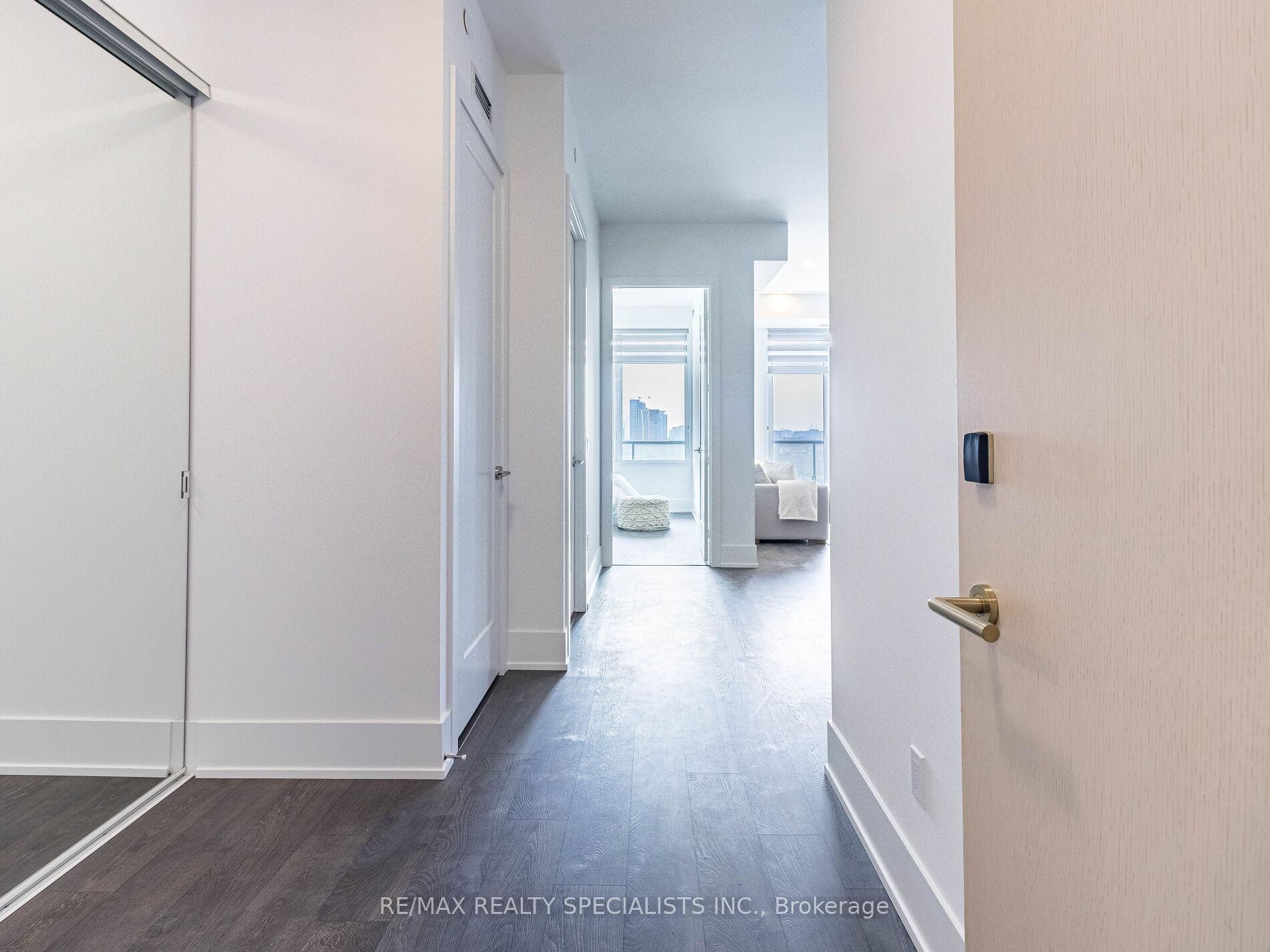 3 Bedrooms Condo at 480 Front,  Toronto For sale