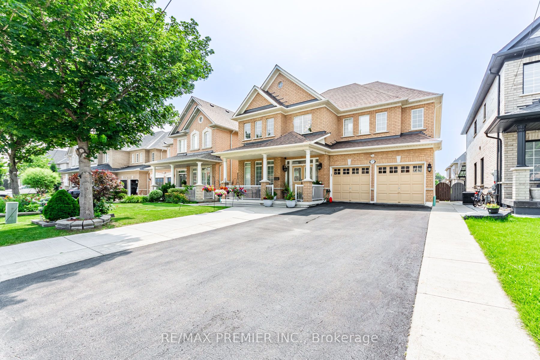 37 Colombo Crescent, Vaughan, ON L6A 0A3