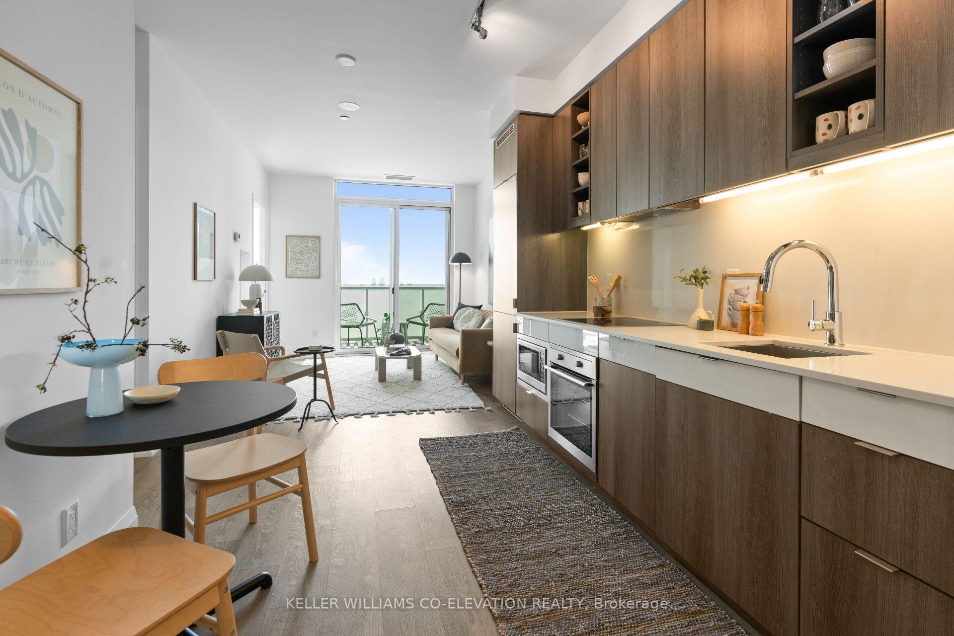 2 Bedrooms Condo at 101 Erskine, Toronto For sale