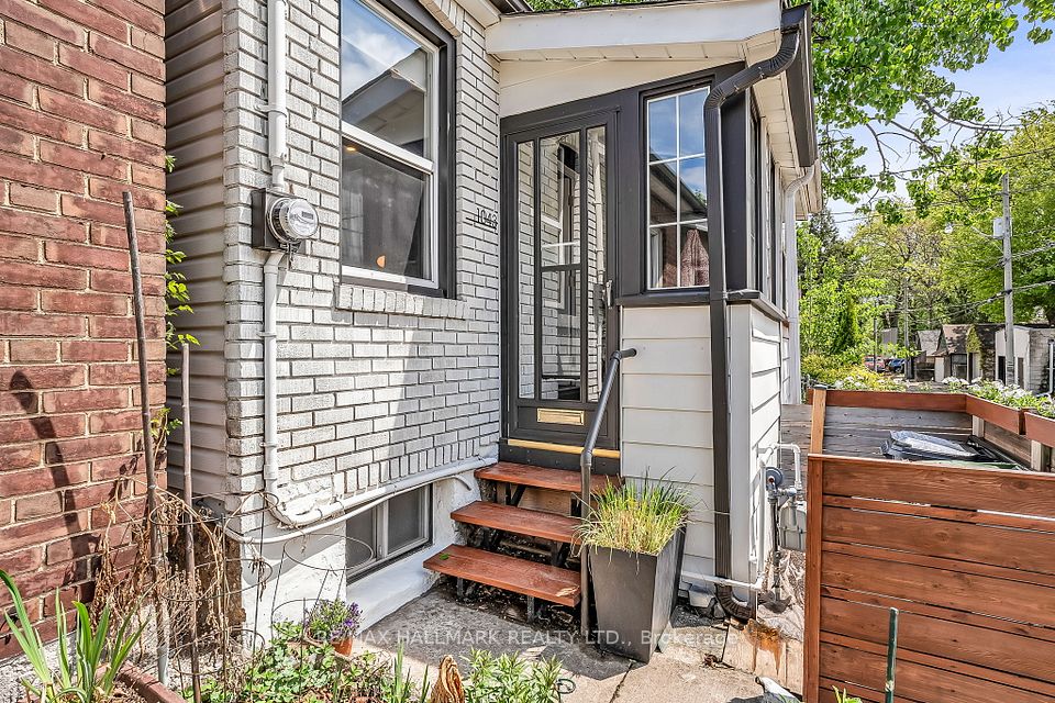 1043 Craven Road, Toronto, ON M4J 4V7