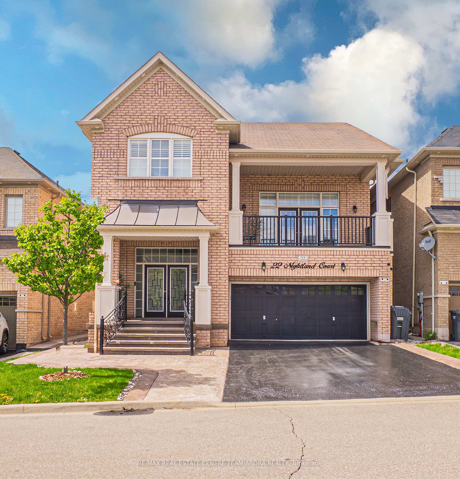 22 Nightland Court, Brampton, ON L6Y 0Z1