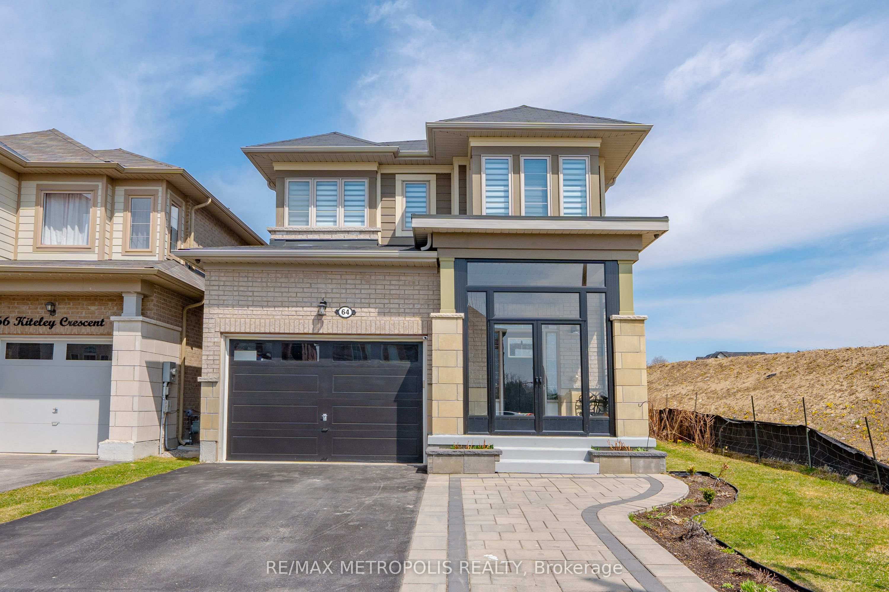 64 Kiteley Crescent, East Gwillimbury, ON L9N 0L6
