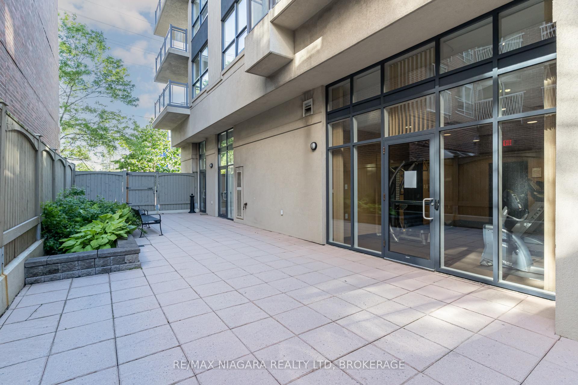 2 Bedrooms Condo at 872 Sheppard, Toronto For sale