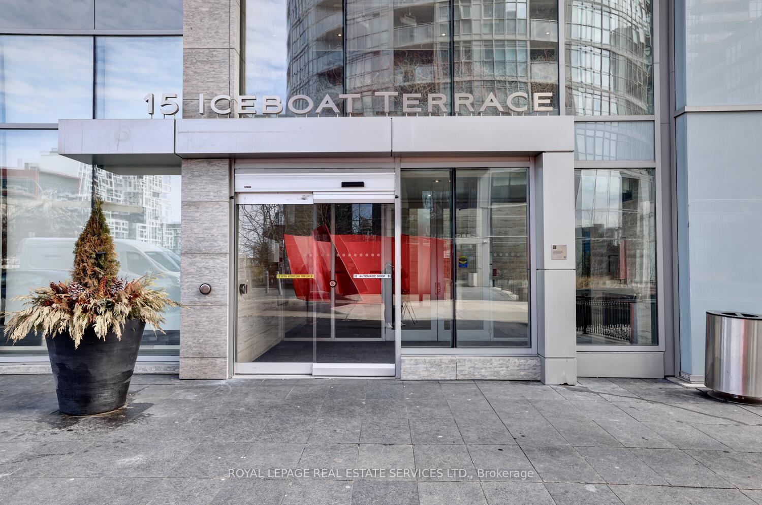 1 Bedroom Condo at 15 Iceboat,  Toronto For sale