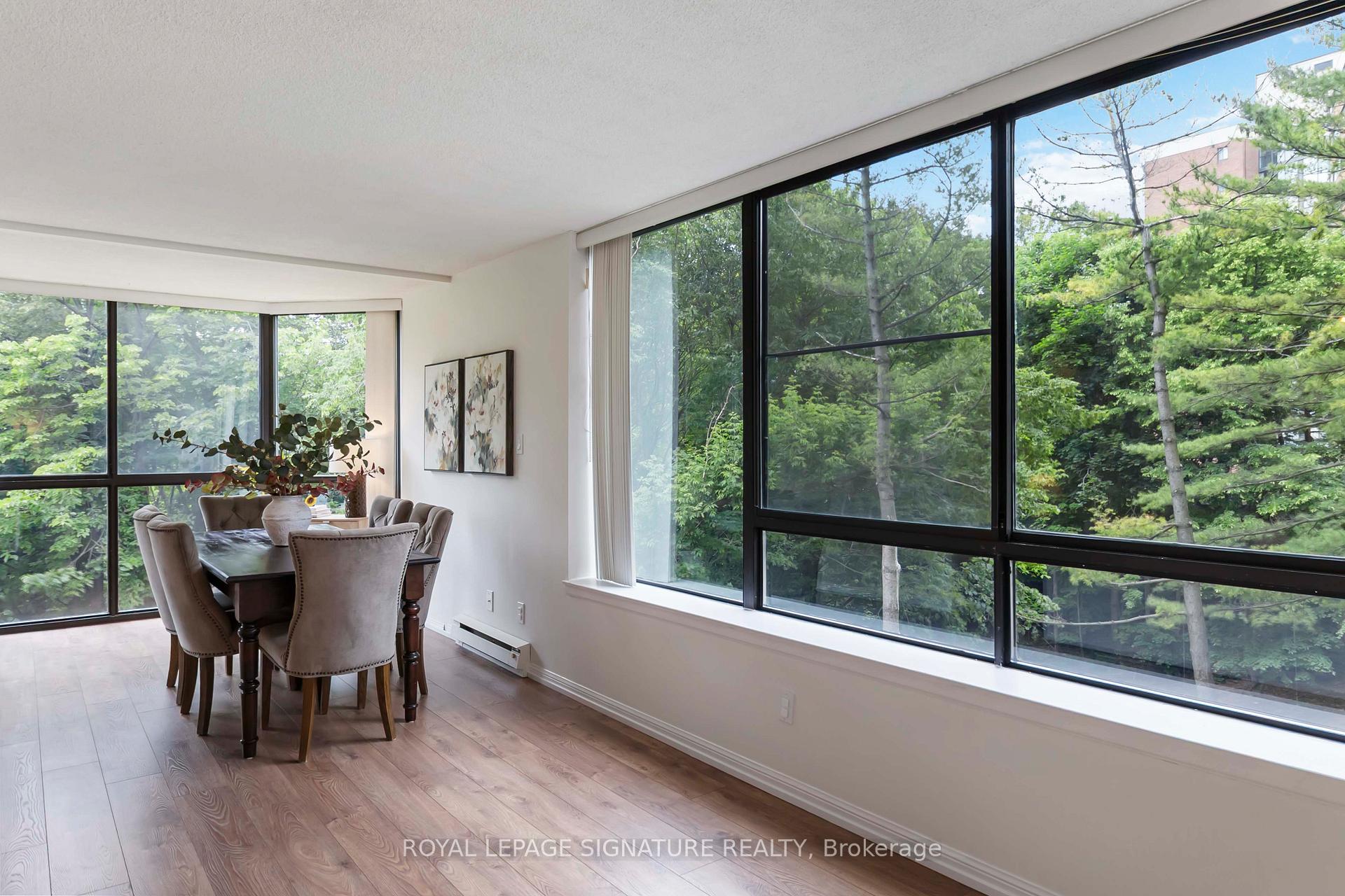 2 Bedrooms Condo at 1230 Marlborough, Oakville For sale