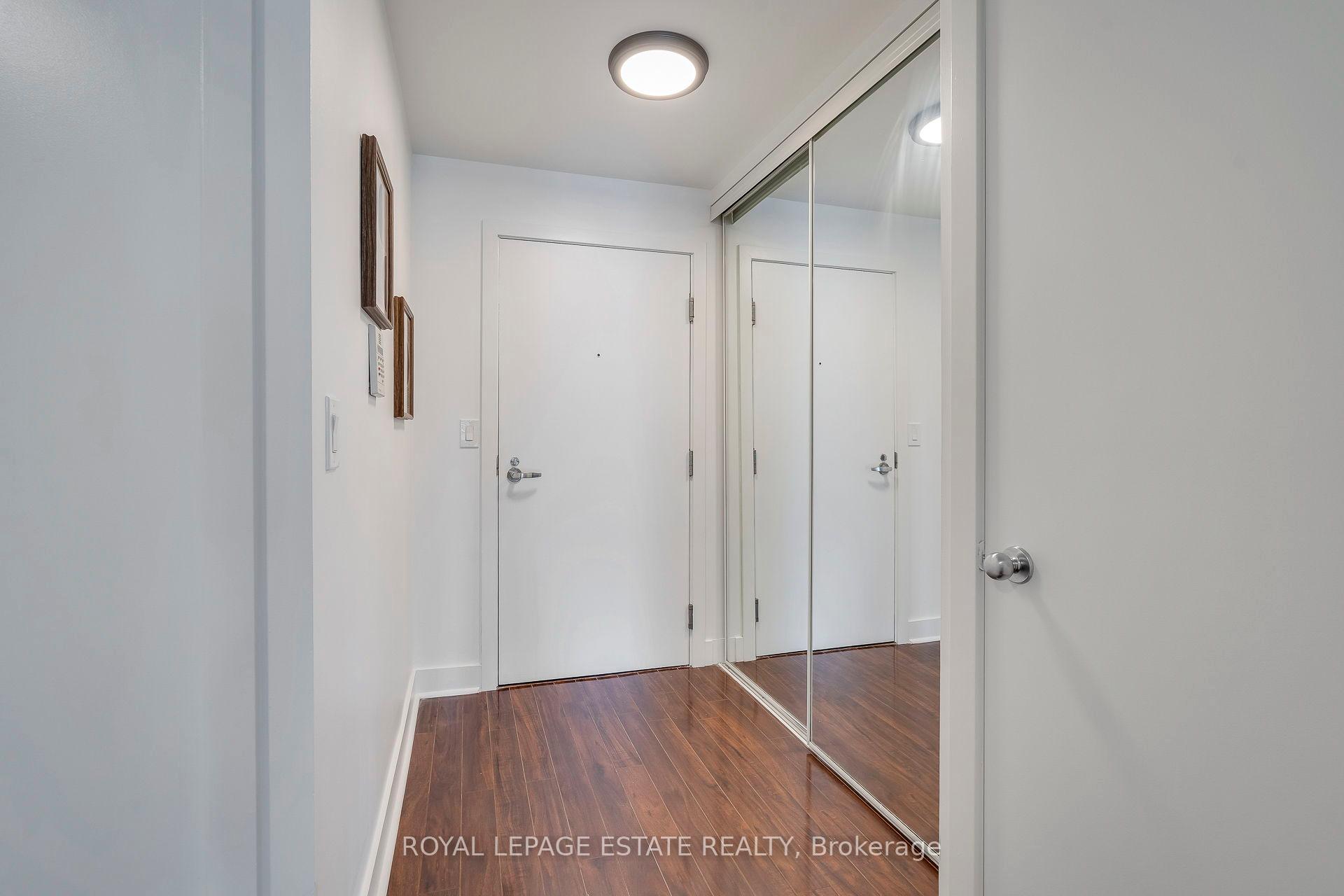 2 Bedrooms Condo at 168 King, Toronto For sale