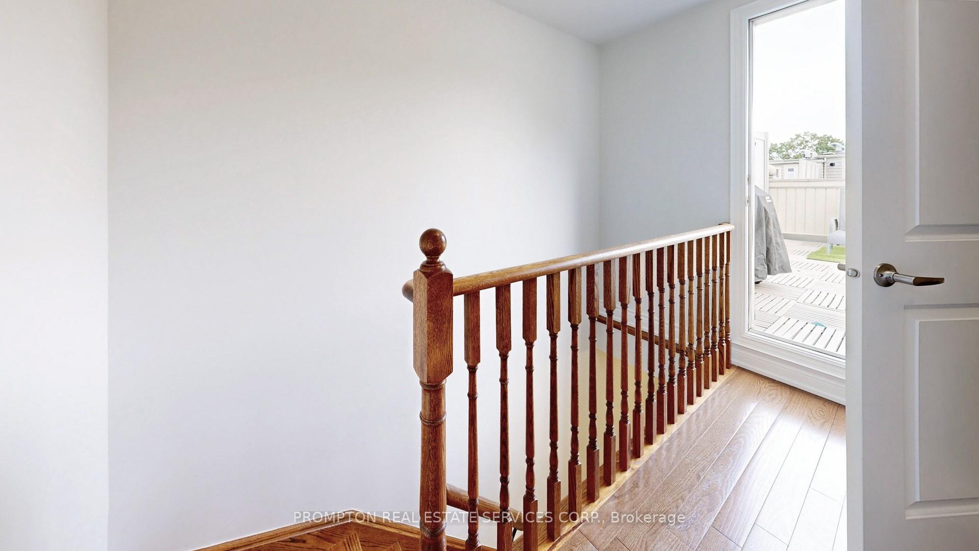4 Bedrooms Condo at 30 Hargrave, Toronto For sale