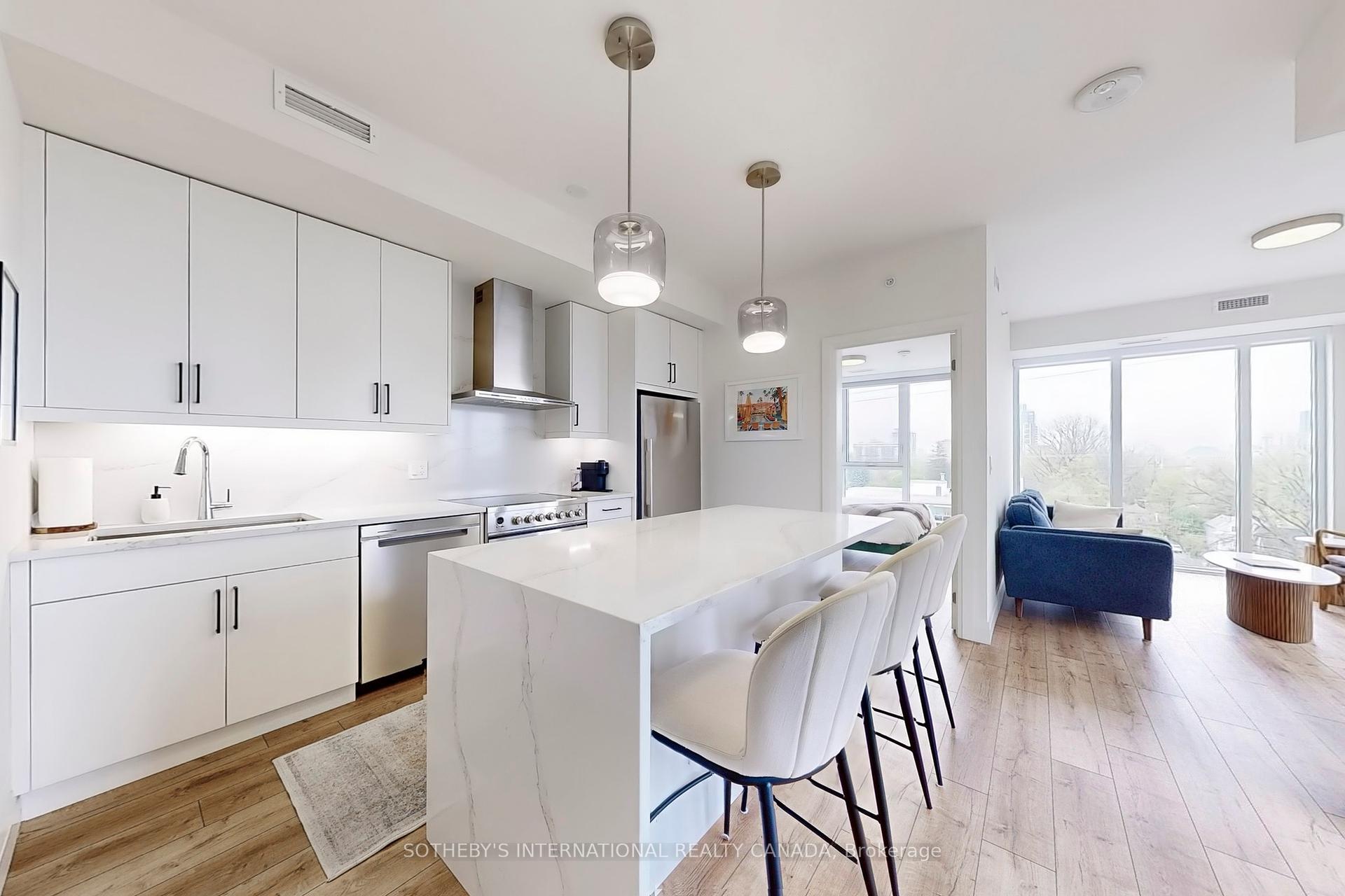 2 Bedrooms Condo at 500 Brock, Burlington For sale
