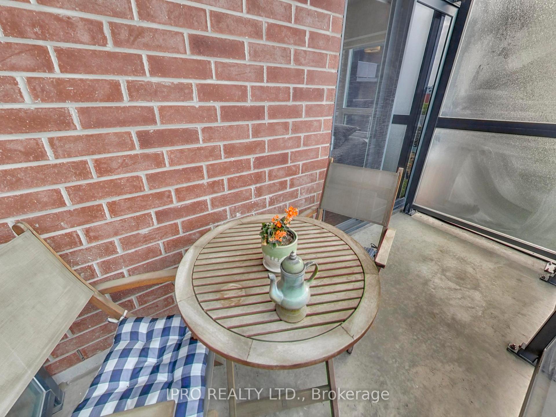 3 Bedrooms Condo at 60 Heintzman, Toronto For sale