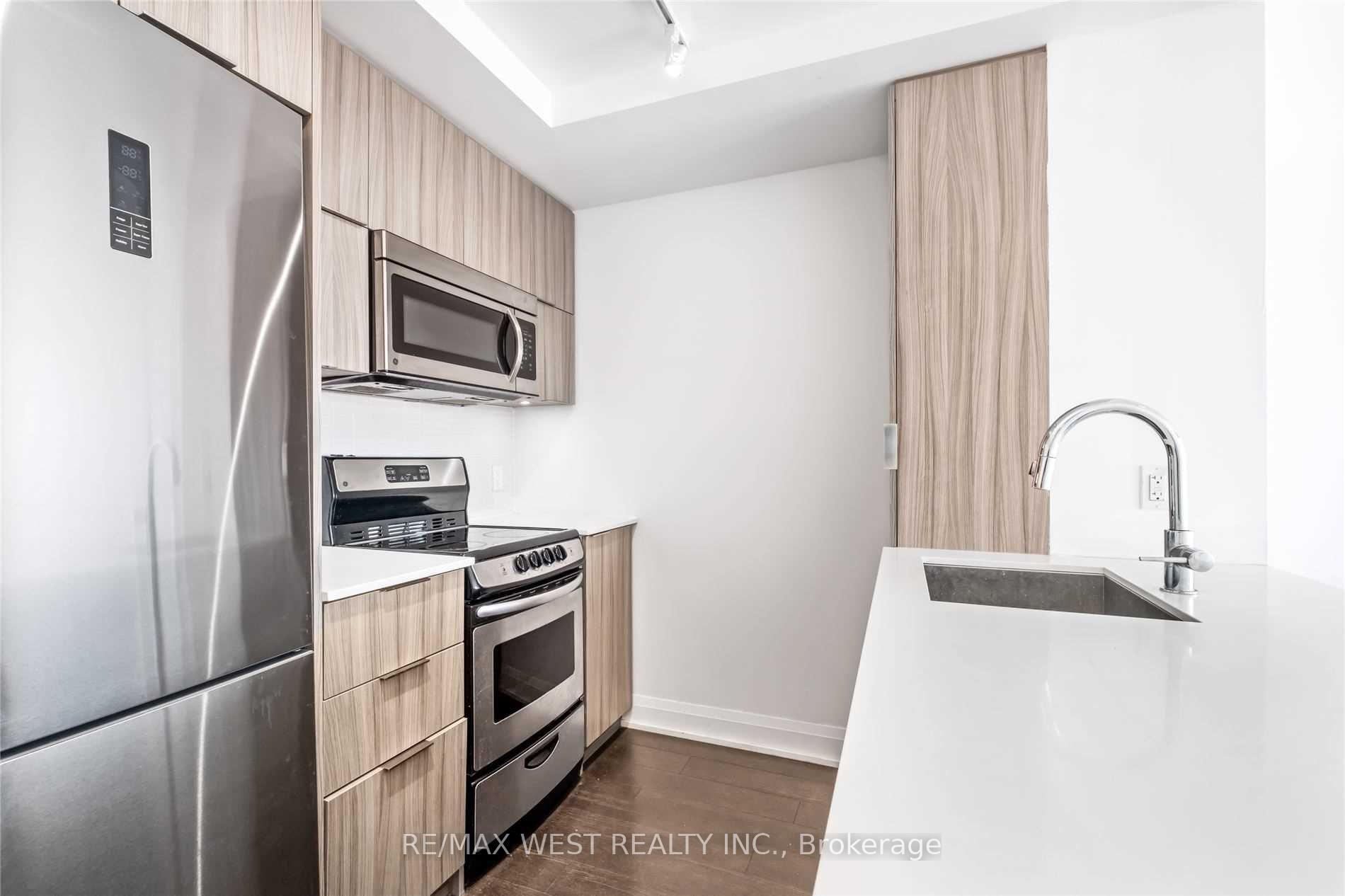 1 Bedroom Condo at 56 Annie Craig,  Toronto For sale