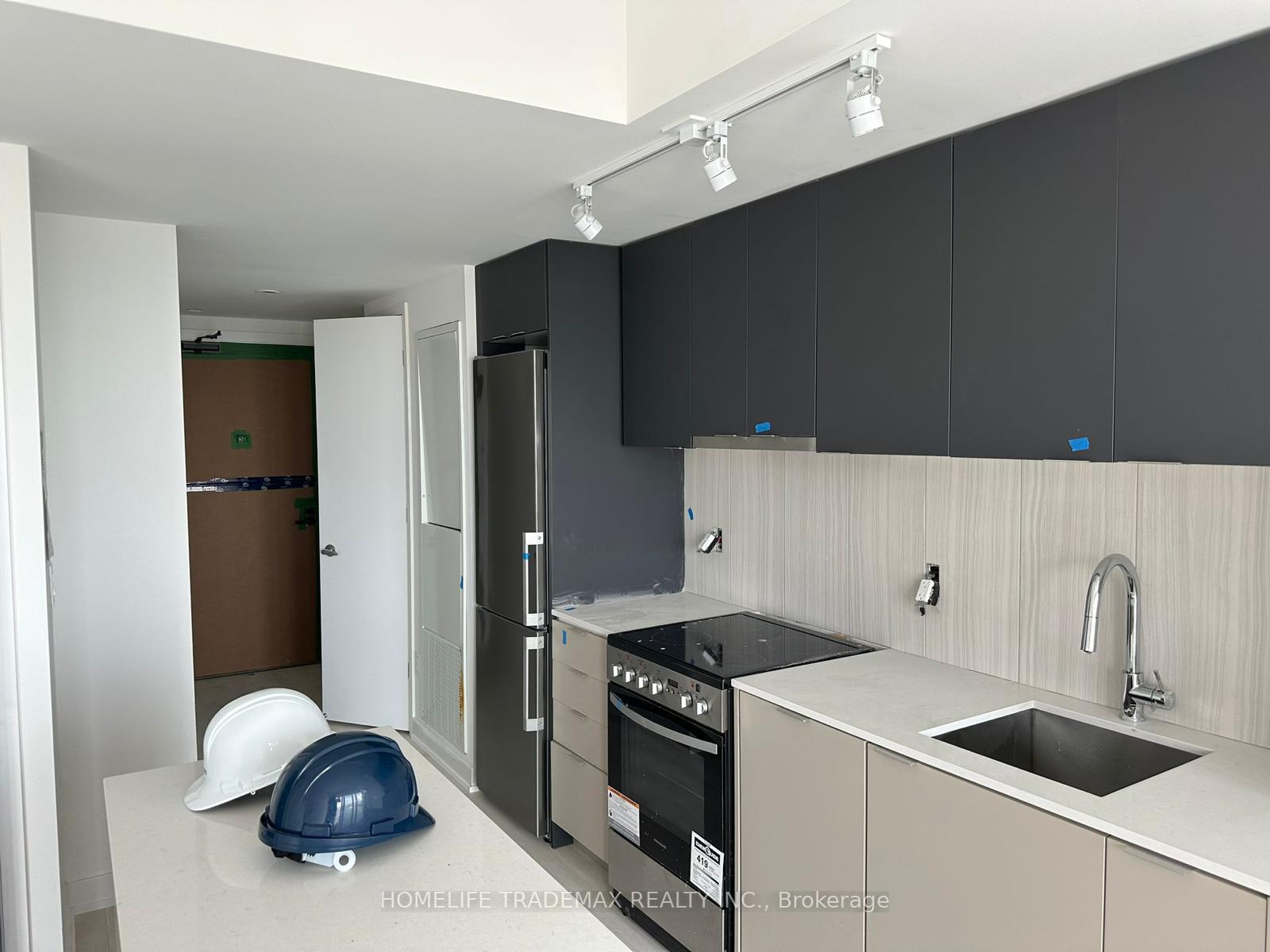 1 Bedroom Condo at 8 Tippett,  Toronto For sale