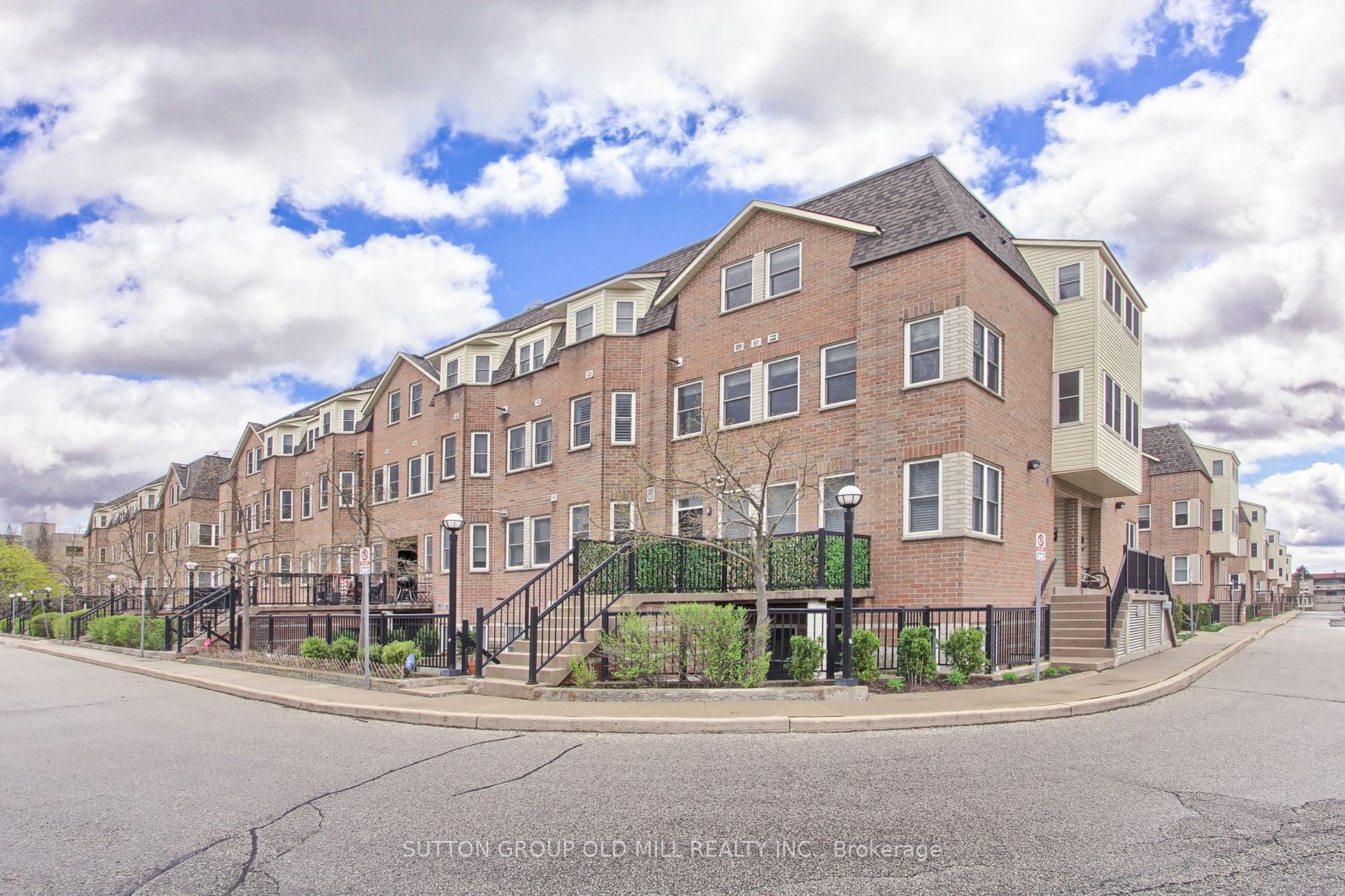 3 Bedrooms Condo at 760 Lawrence,  Toronto For sale