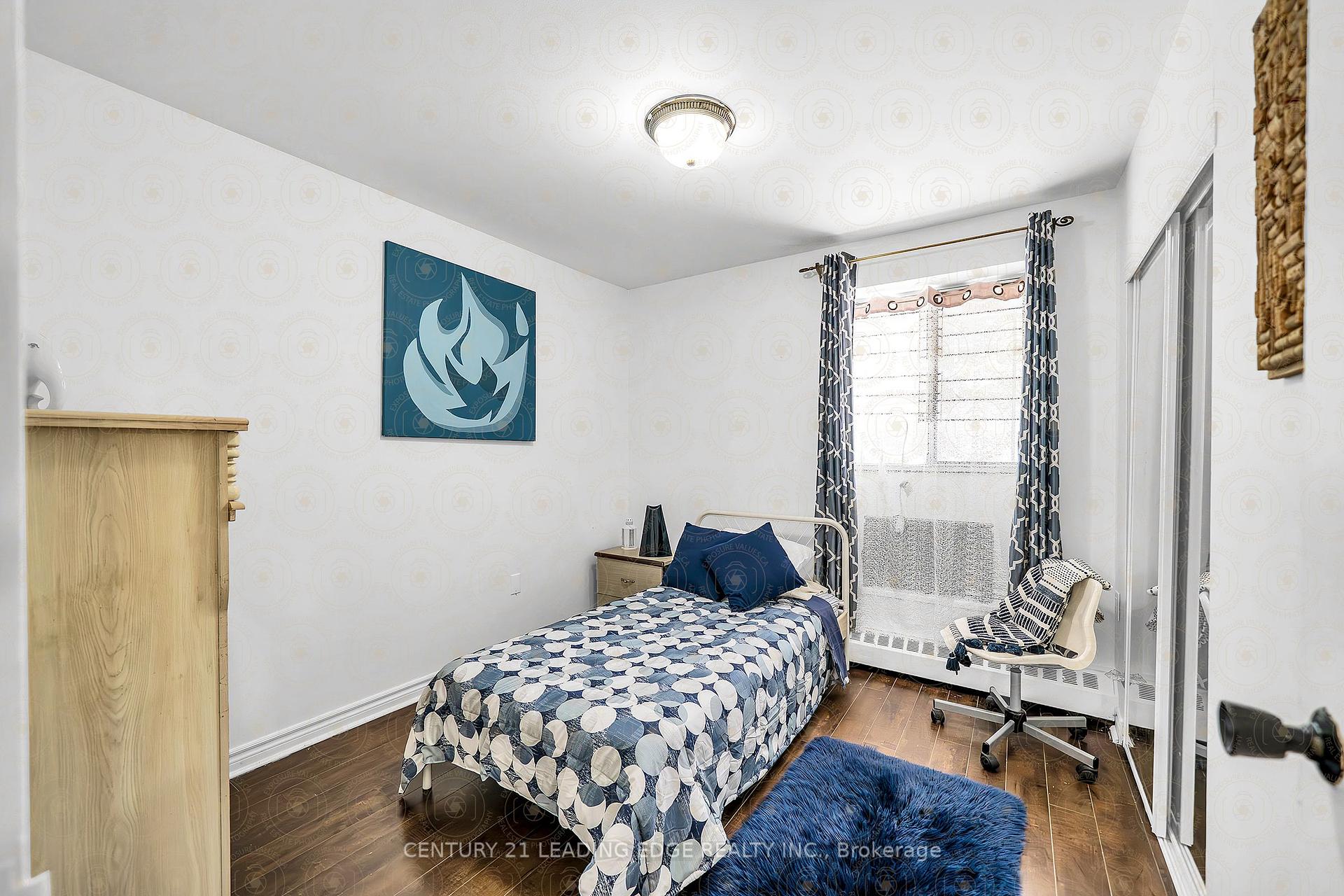 3 Bedrooms Condo at 1690 Victoria Park, Toronto For sale