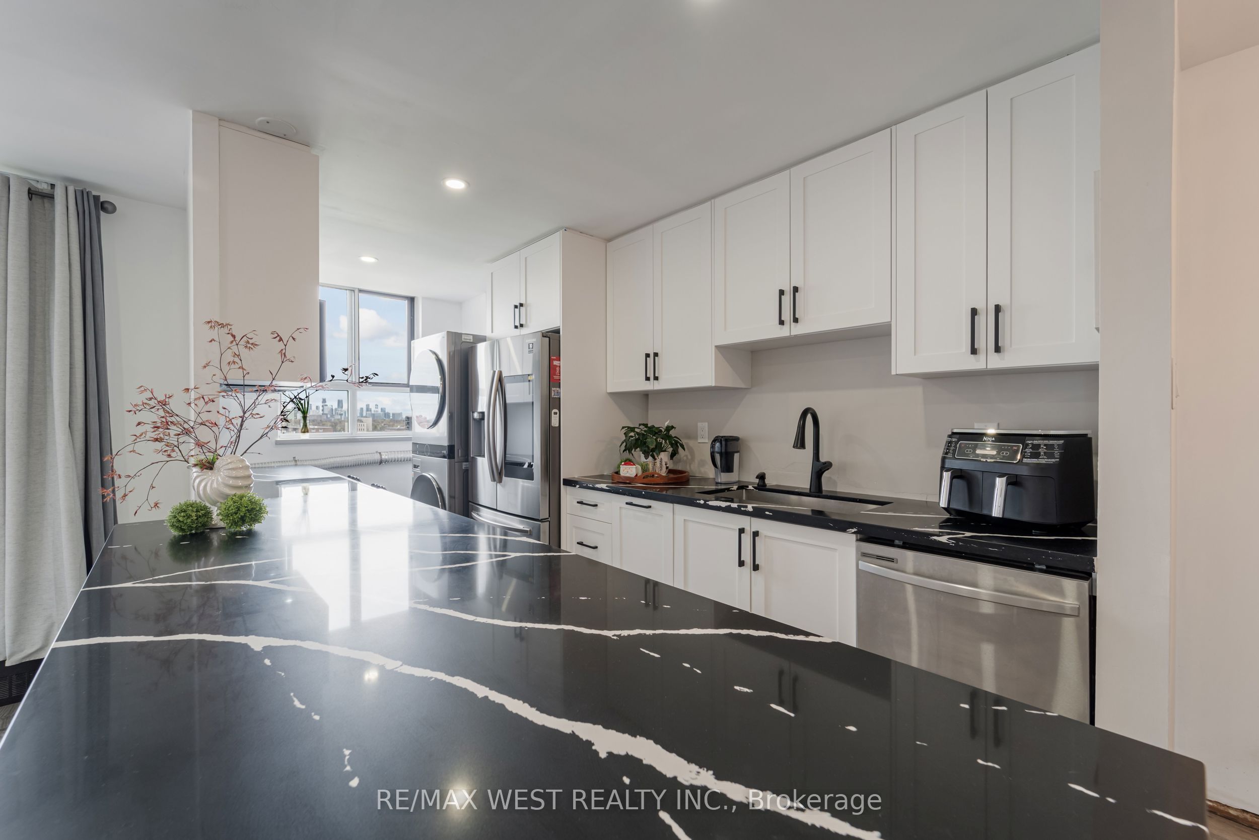 1615 Bloor Street, #1001