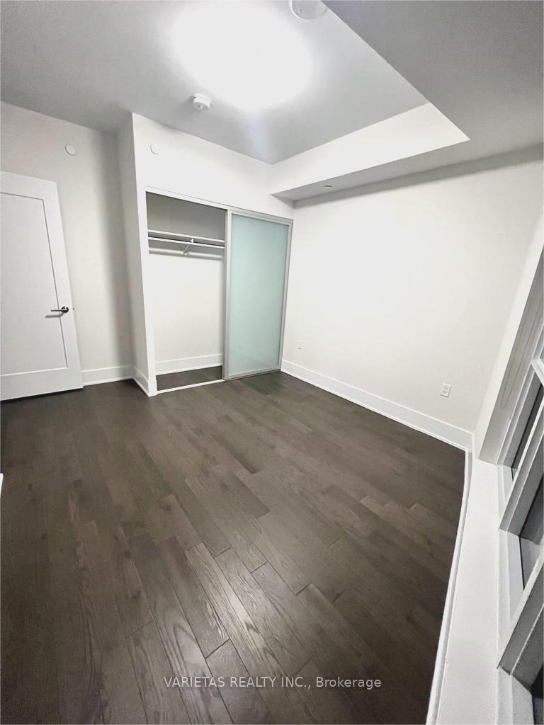 3 Bedrooms Condo at 585 Bloor,  Toronto For sale