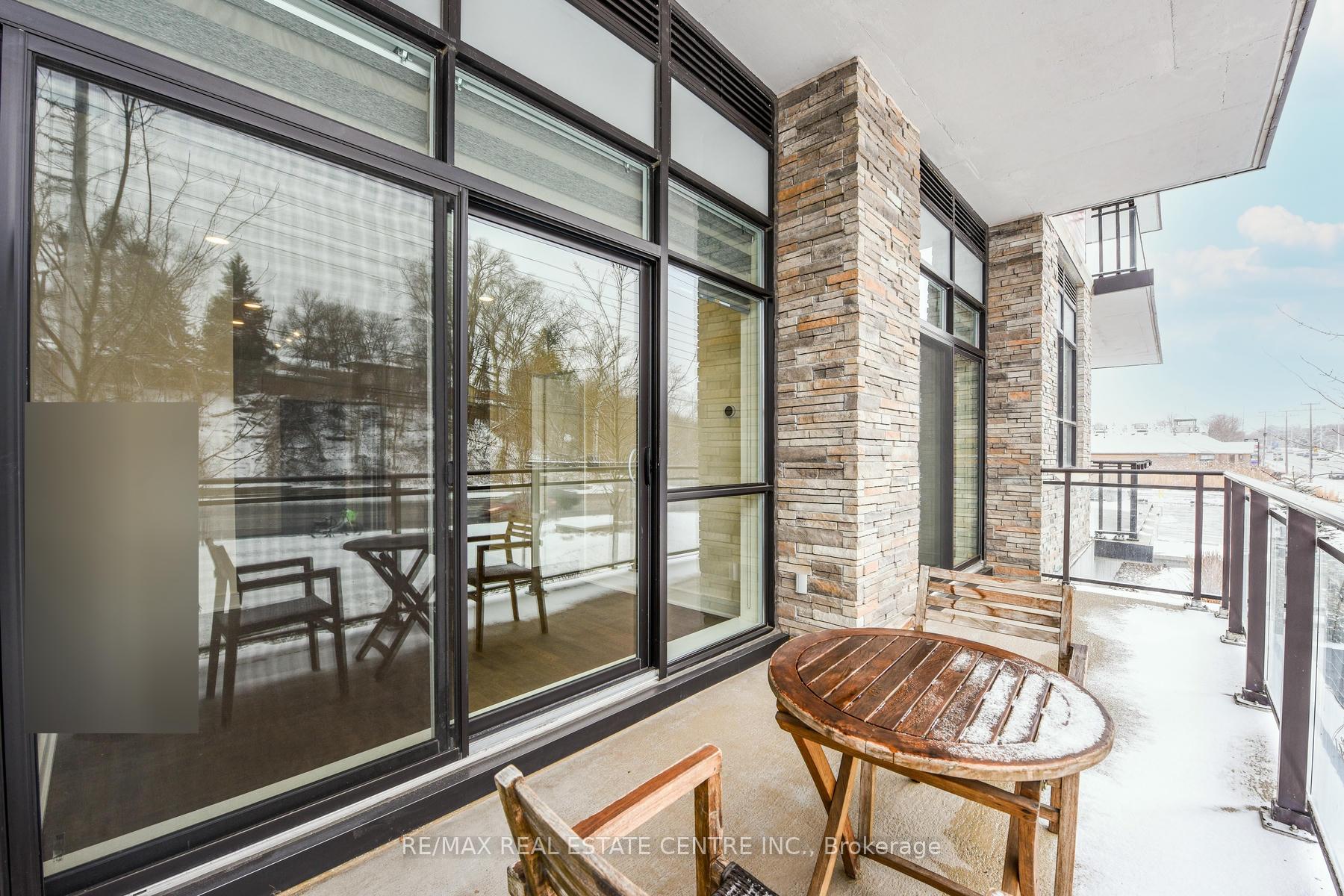 2 Bedrooms Condo at 1575 Lakeshore,  Mississauga For sale