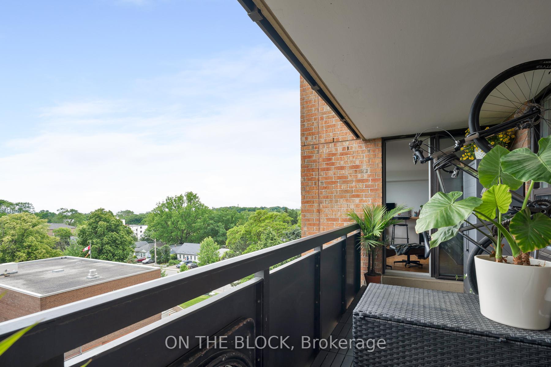 2 Bedrooms Condo at 3845 Lake Shore, Toronto For sale