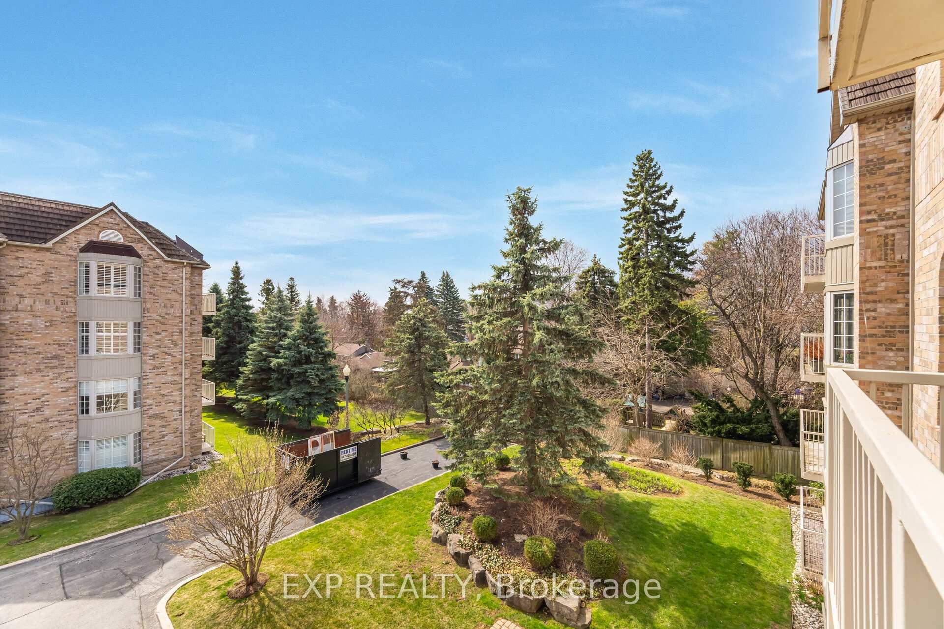 2 Bedrooms Condo at 216 Plains, Burlington For sale