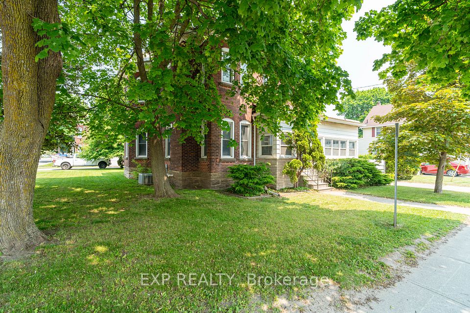 53 Elmsley Street, Smiths Falls, ON K7A 2G8