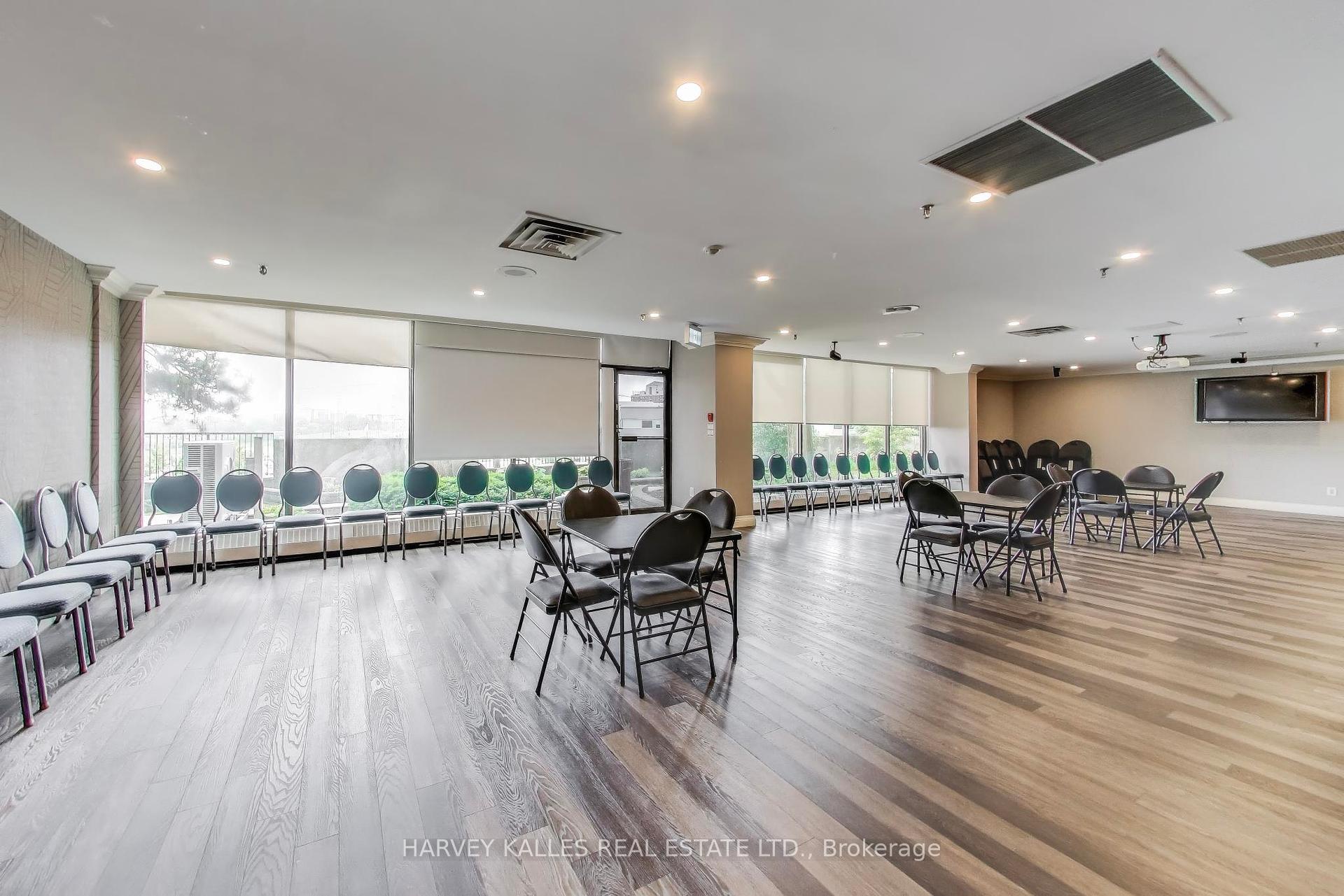 2 Bedrooms Condo at 55 Skymark, Toronto For sale