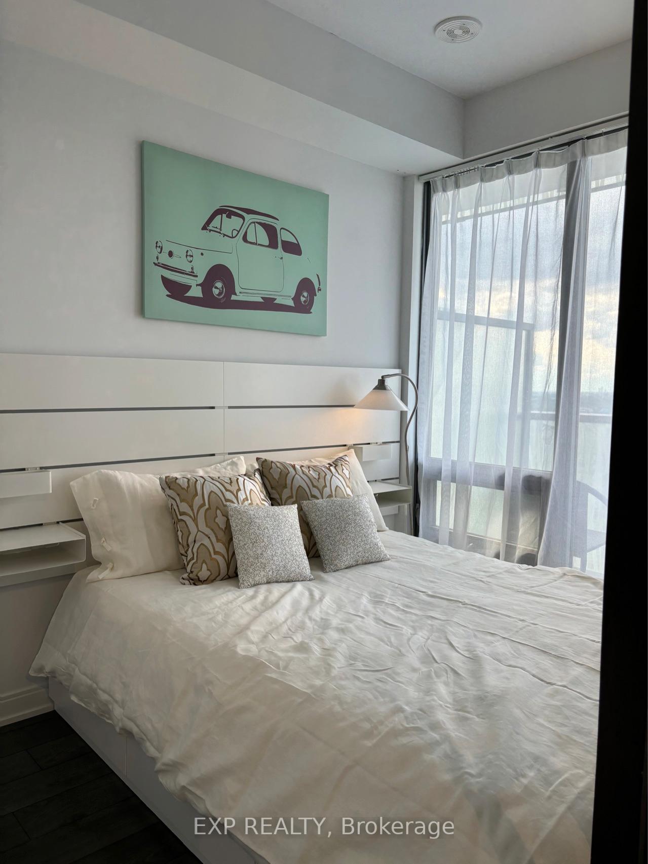 1 Bedroom Condo at 50 Charles, Toronto For sale