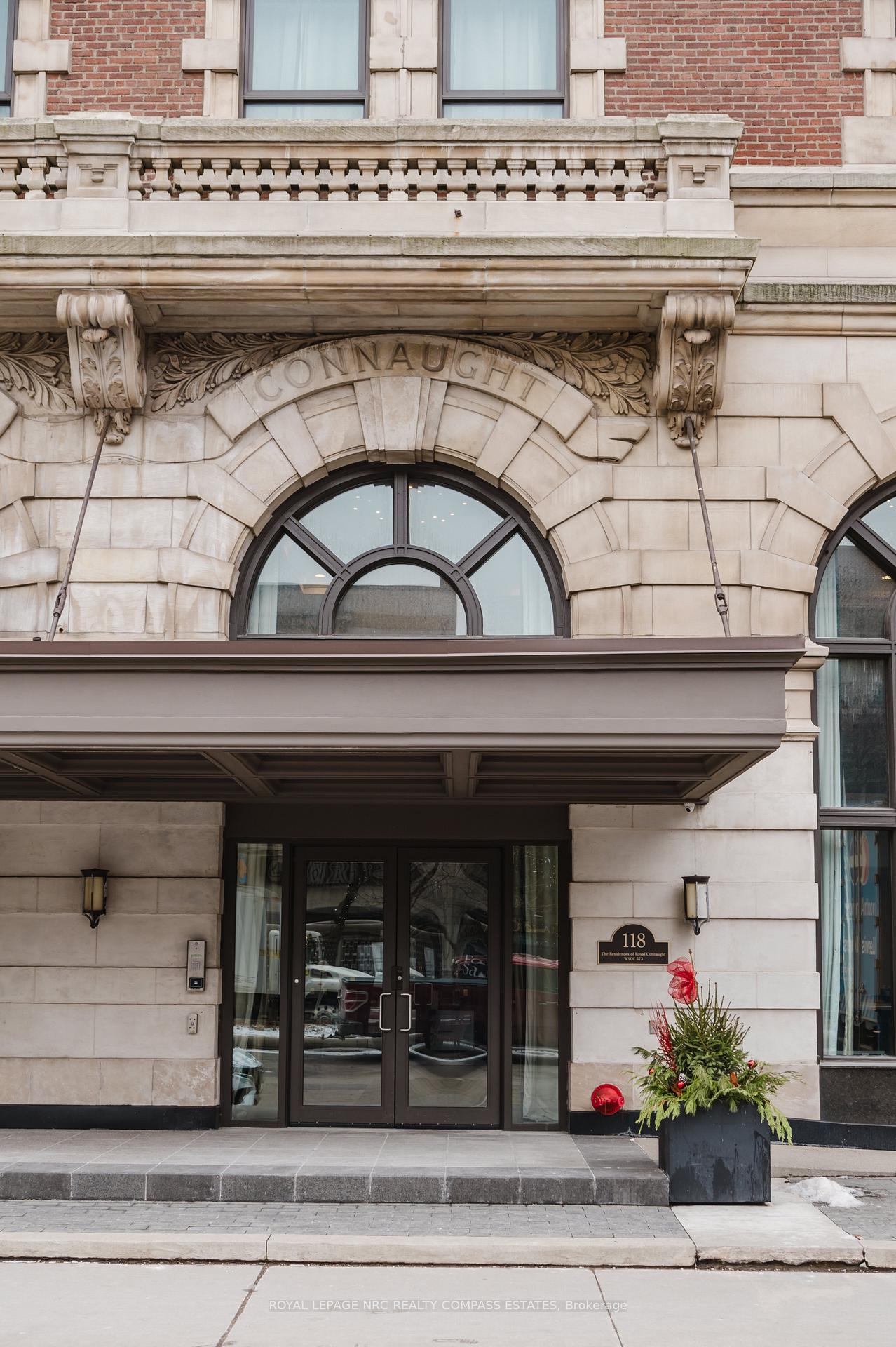 2 Bedrooms Condo at 118 King,  Hamilton For sale