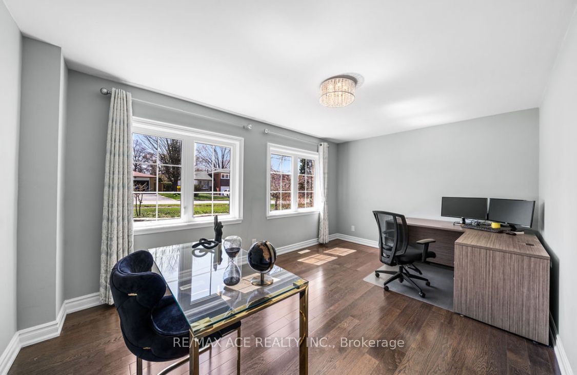 6 Oldborough Circle