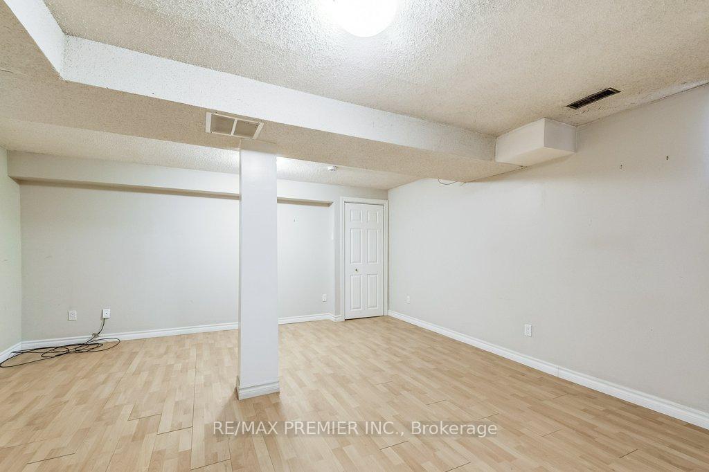 4 Bedrooms Condo at 2670 Battleford, Mississauga For sale