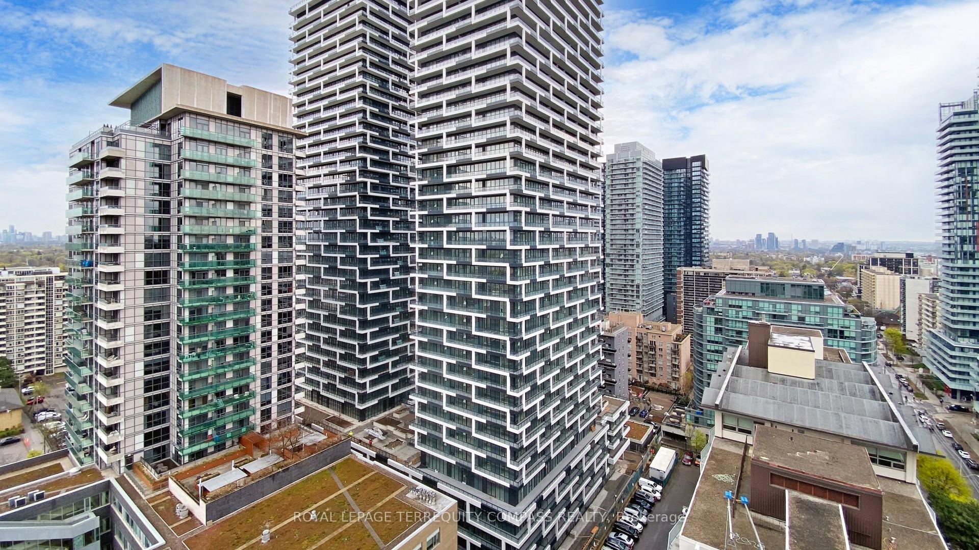 2 Bedrooms Condo at 70 Roehampton,  Toronto For sale