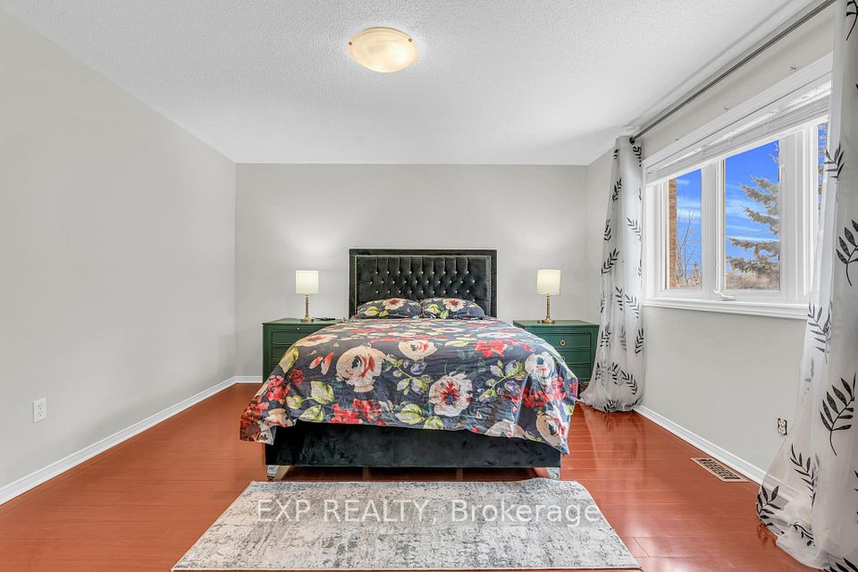 https://trreb-image.ampre.ca/Xfn7ov7A3M_luDLp88L9bHSlttWSM8GmECwRF4xN3xU/rs:fit:960:960/wm:.5:so:0:50:.4/wmsh:10/wmt:PHNwYW4gZm9yZWdyb3VuZD0nd2hpdGUnIGZvbnQ9JzY4Jz5FWFAgUkVBTFRZLCBCcm9rZXJhZ2U8L3NwYW4-/cb:20250307175129/L3RycmViL2xpc3RpbmdzLzQwLzY5LzcxLzQzL3AvMmVhNDM2NDAtOTM2NS00ZWQ5LWJmOTItYTRlYTI3YzE4ZDliLmpwZw.jpg
