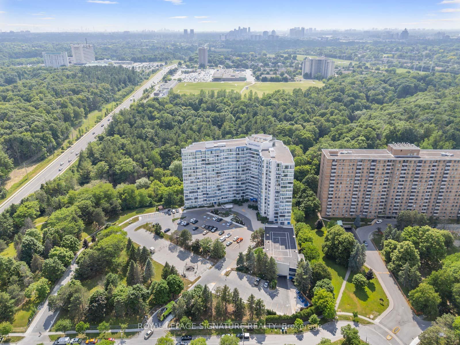 3 Bedrooms Condo at 3050 Ellesmere, Toronto For sale