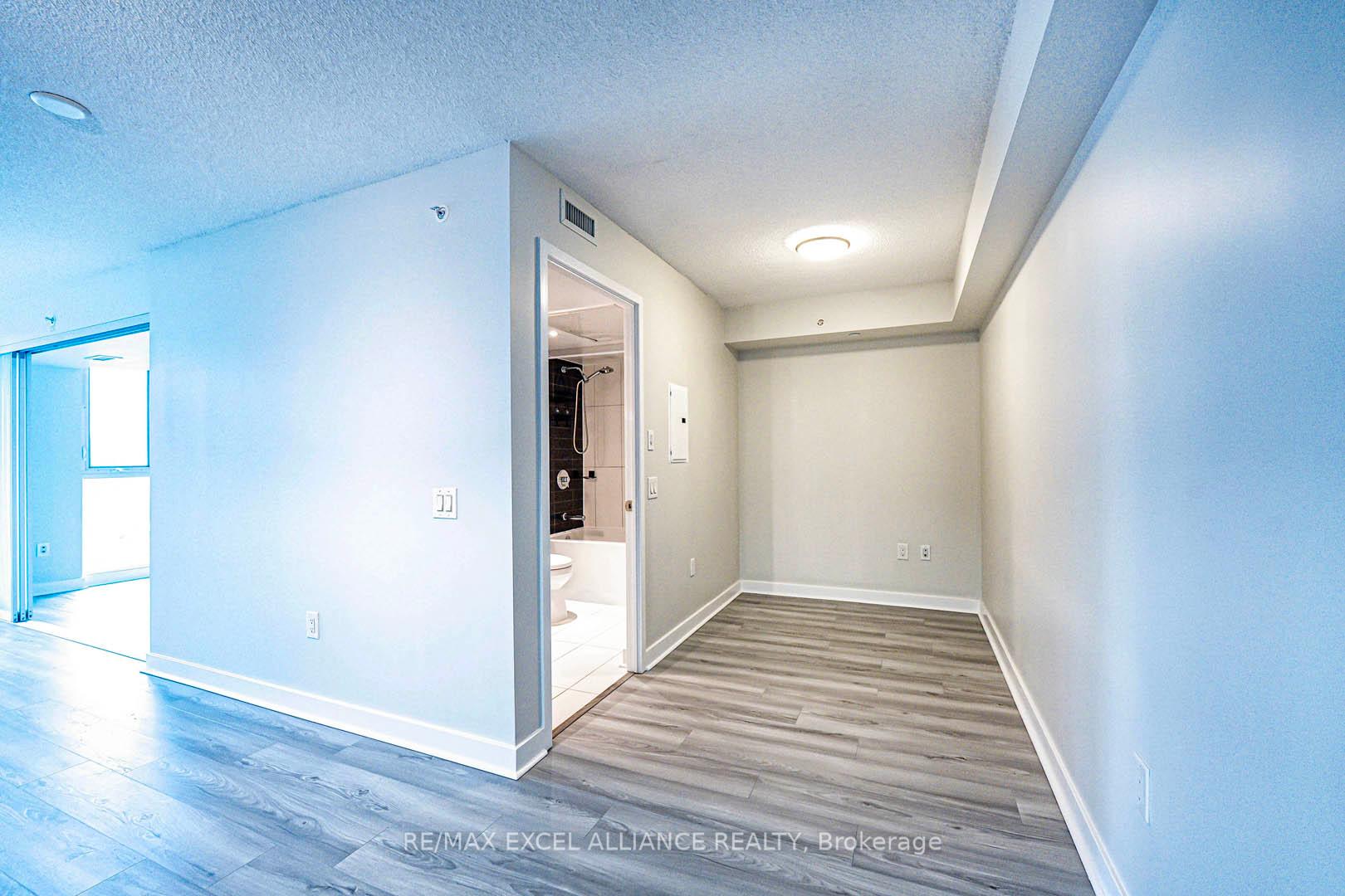 2 Bedrooms Condo at 75 Queens Wharf,  Toronto For sale