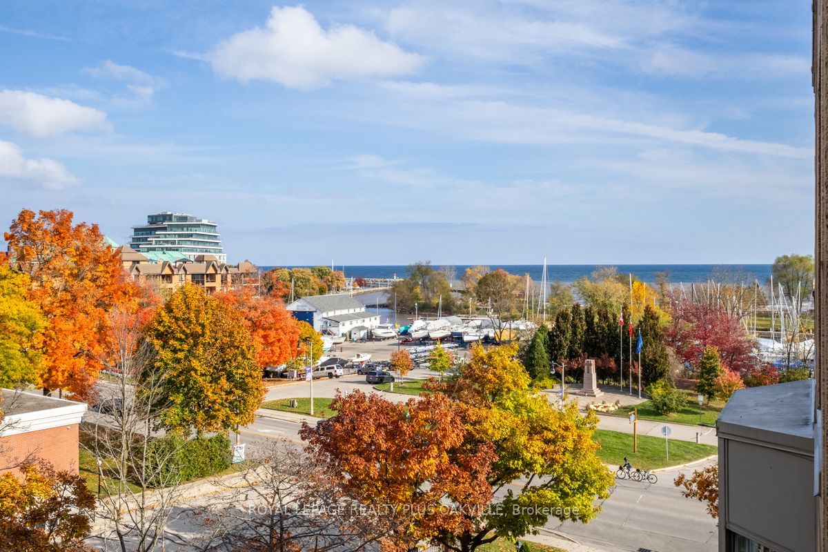 2511 Lakeshore Road W, #517