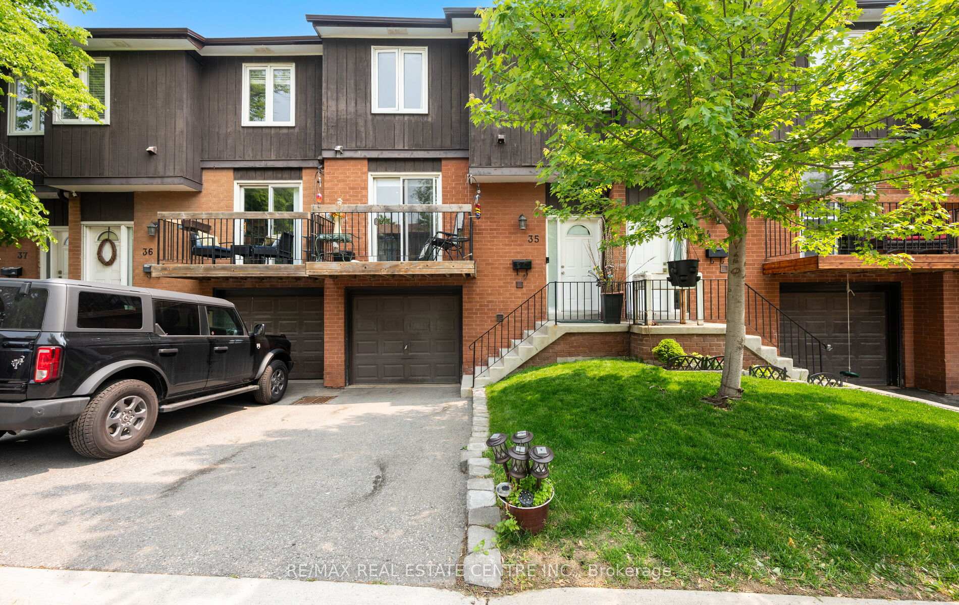 3 Bedrooms Condo at 750 Burnhamthorpe, Mississauga For sale