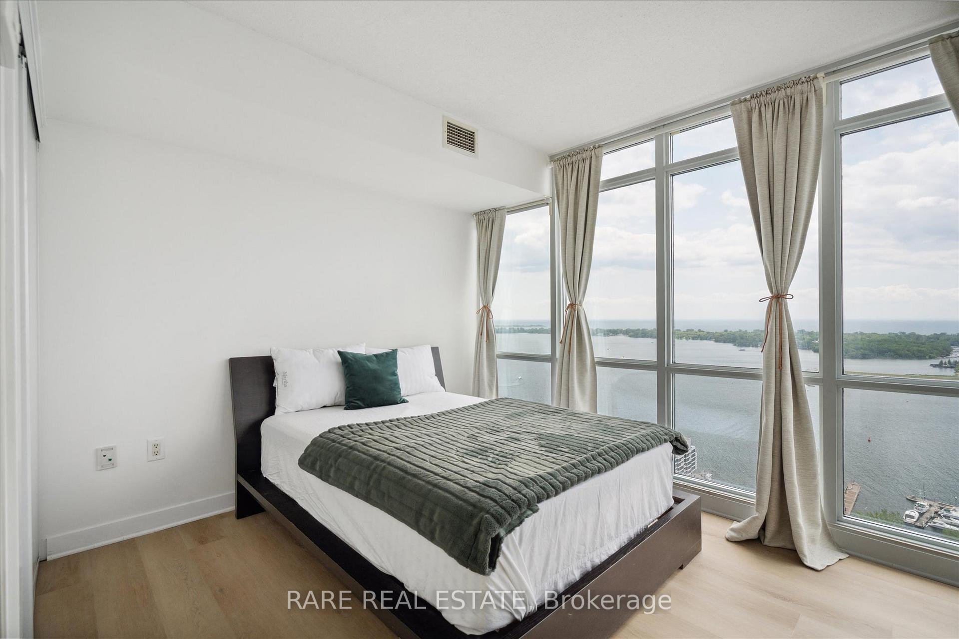 3 Bedrooms Condo at 11 Brunel, Toronto For sale