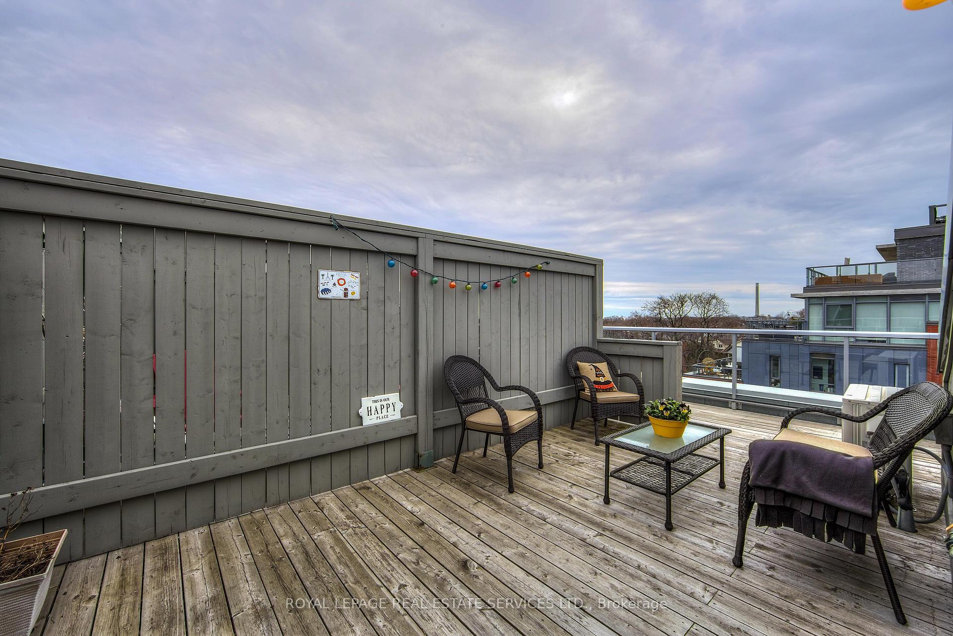 2 Bedrooms Condo at 323 Kingston, Toronto For sale